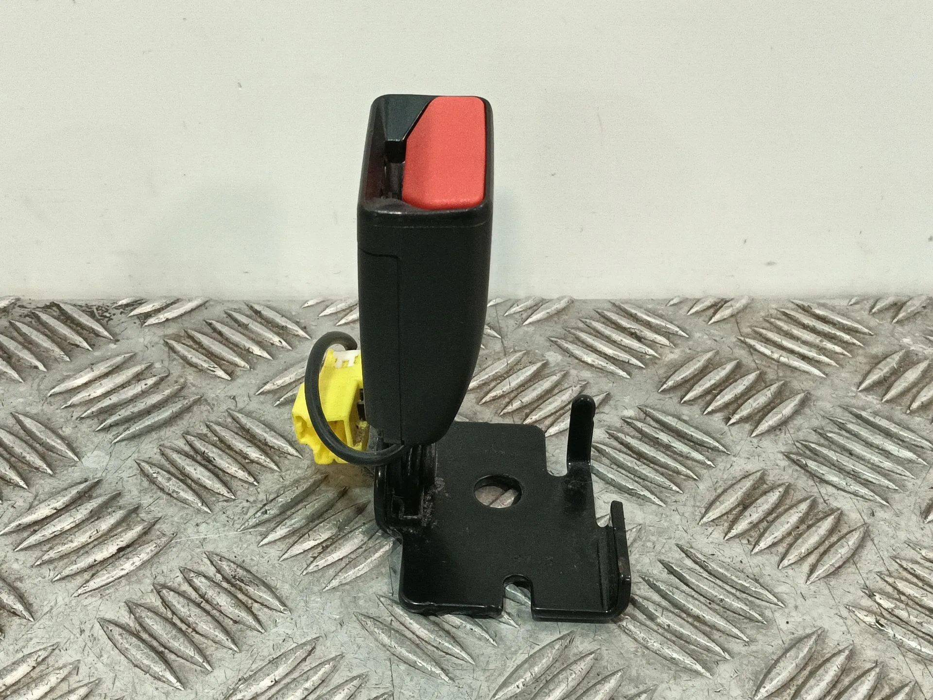 Enganche Cinturon Trasero Derecho para Volvo V40 Hatchback (525)