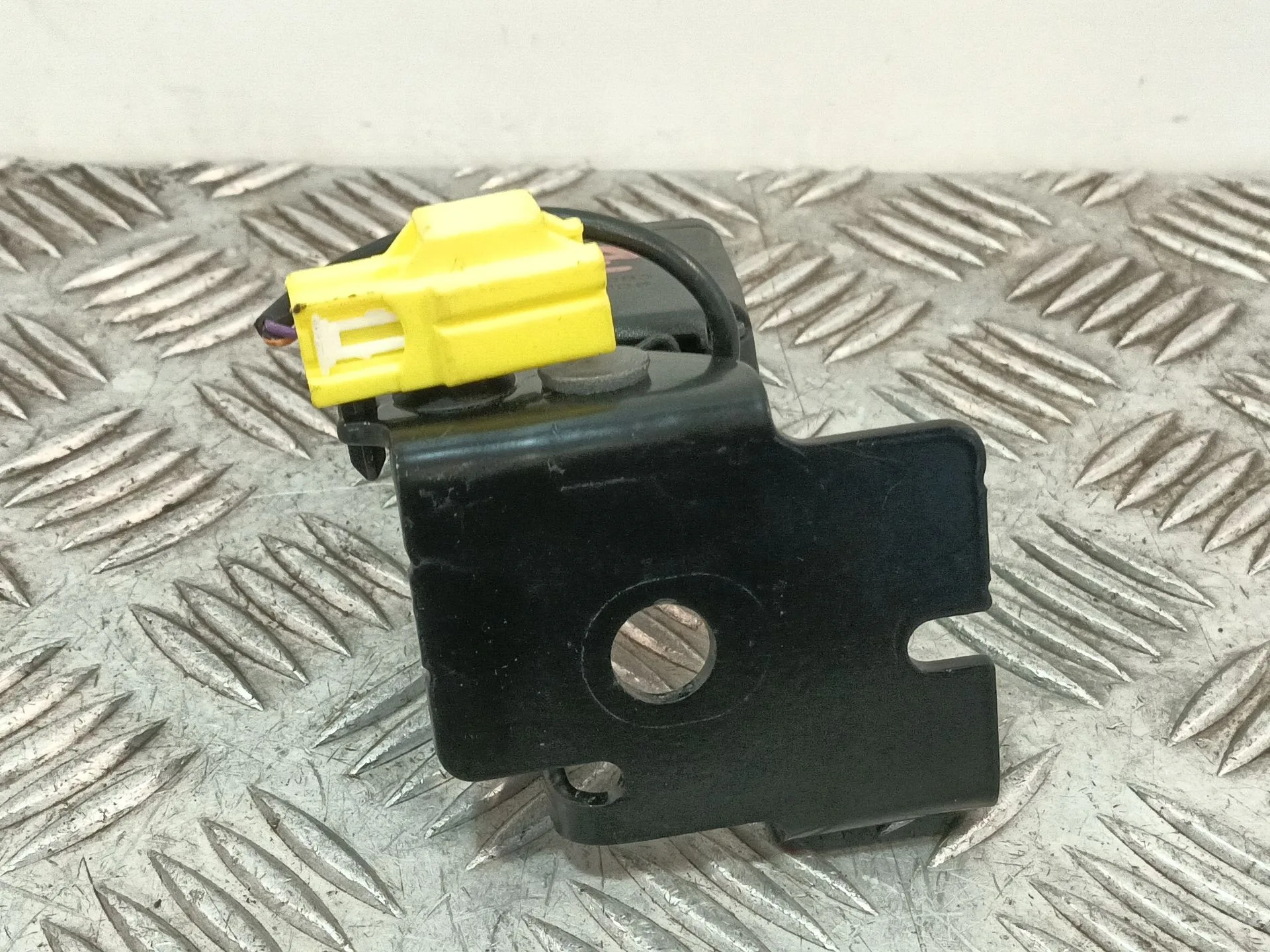 Enganche Cinturon Trasero Derecho para Volvo V40 Hatchback (525)