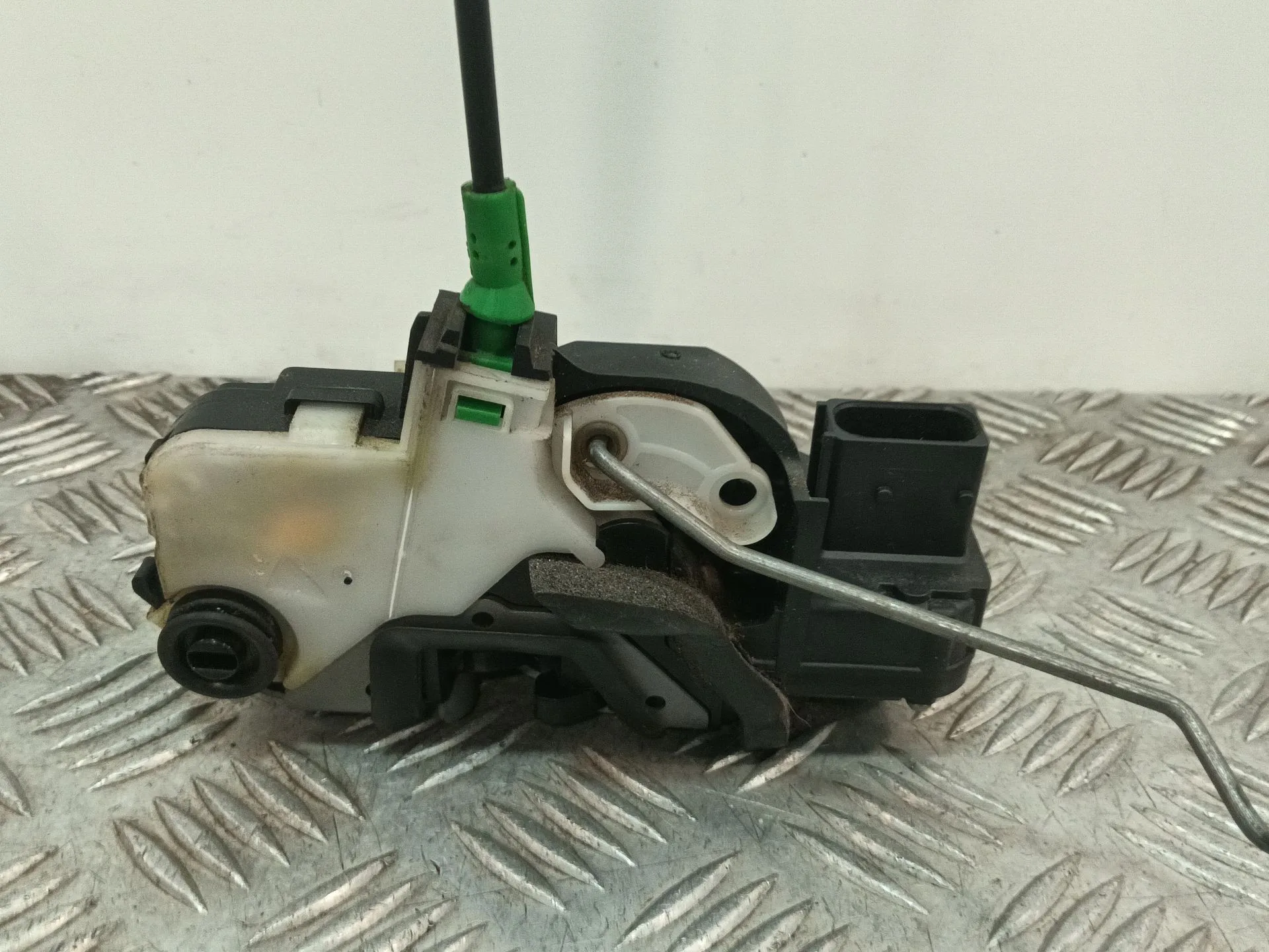 Cerradura Puerta Trasera Derecha para Opel Astra J Lim.