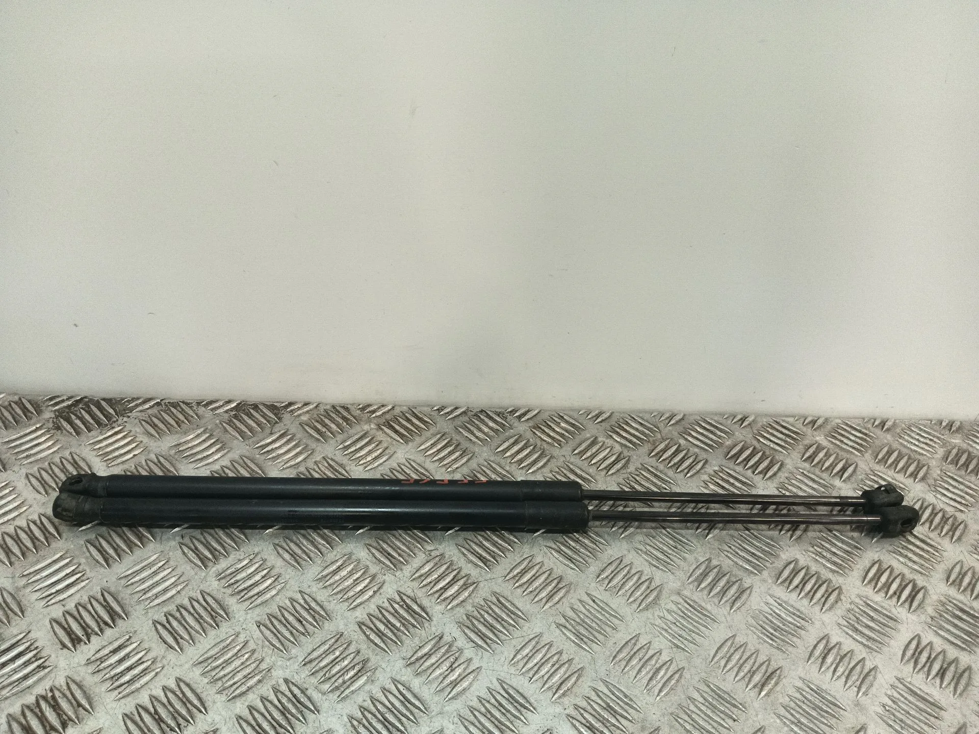 Amortiguadores Maletero / Porton para Opel Astra J Lim.
