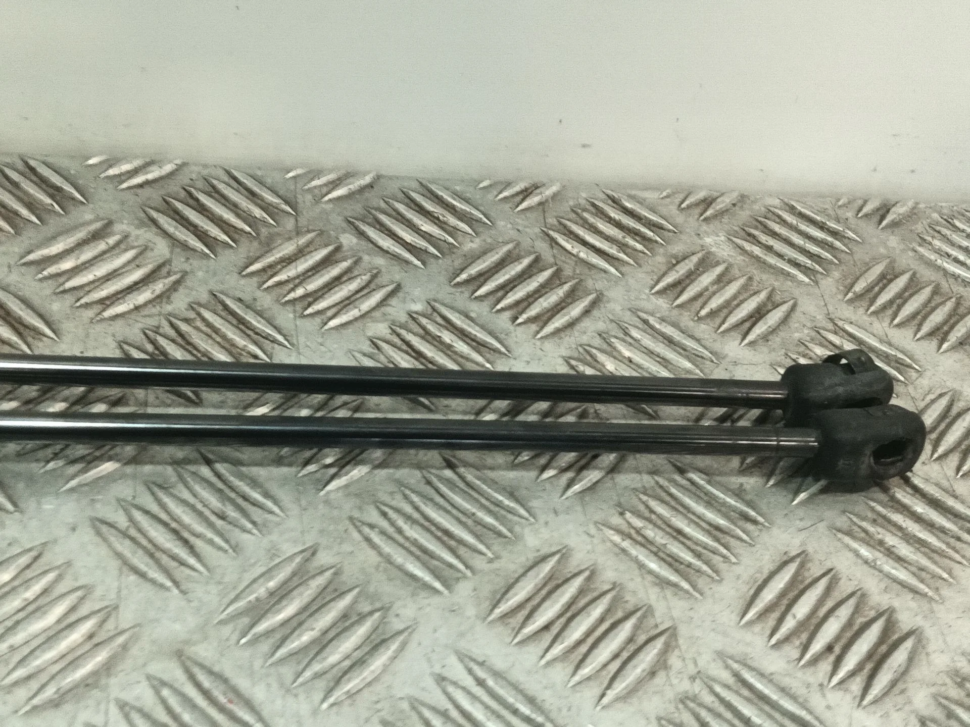 Amortiguadores Maletero / Porton para Opel Astra J Lim.