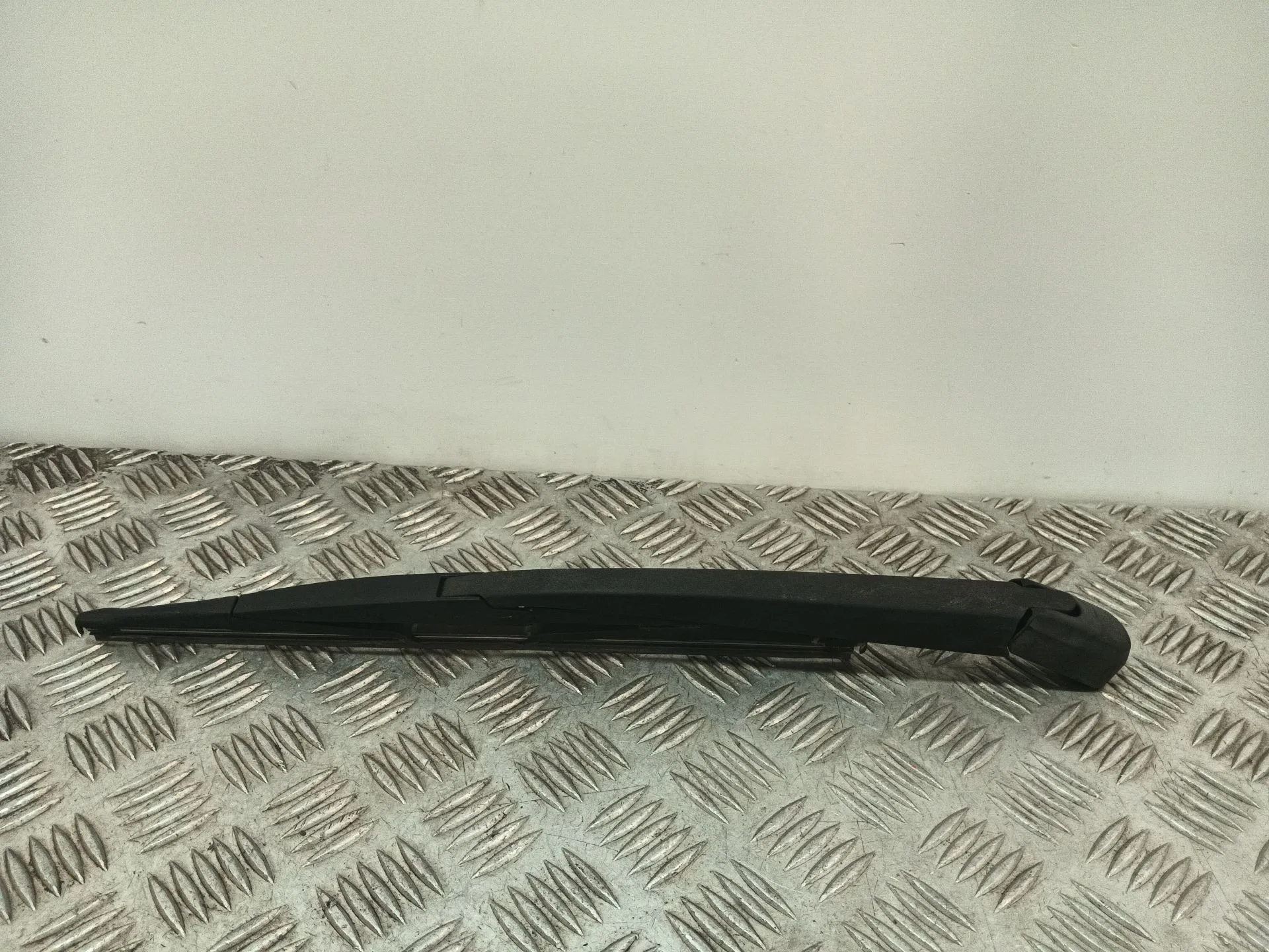Brazo Limpia Trasero para Mazda 3 Lim. (Bl)