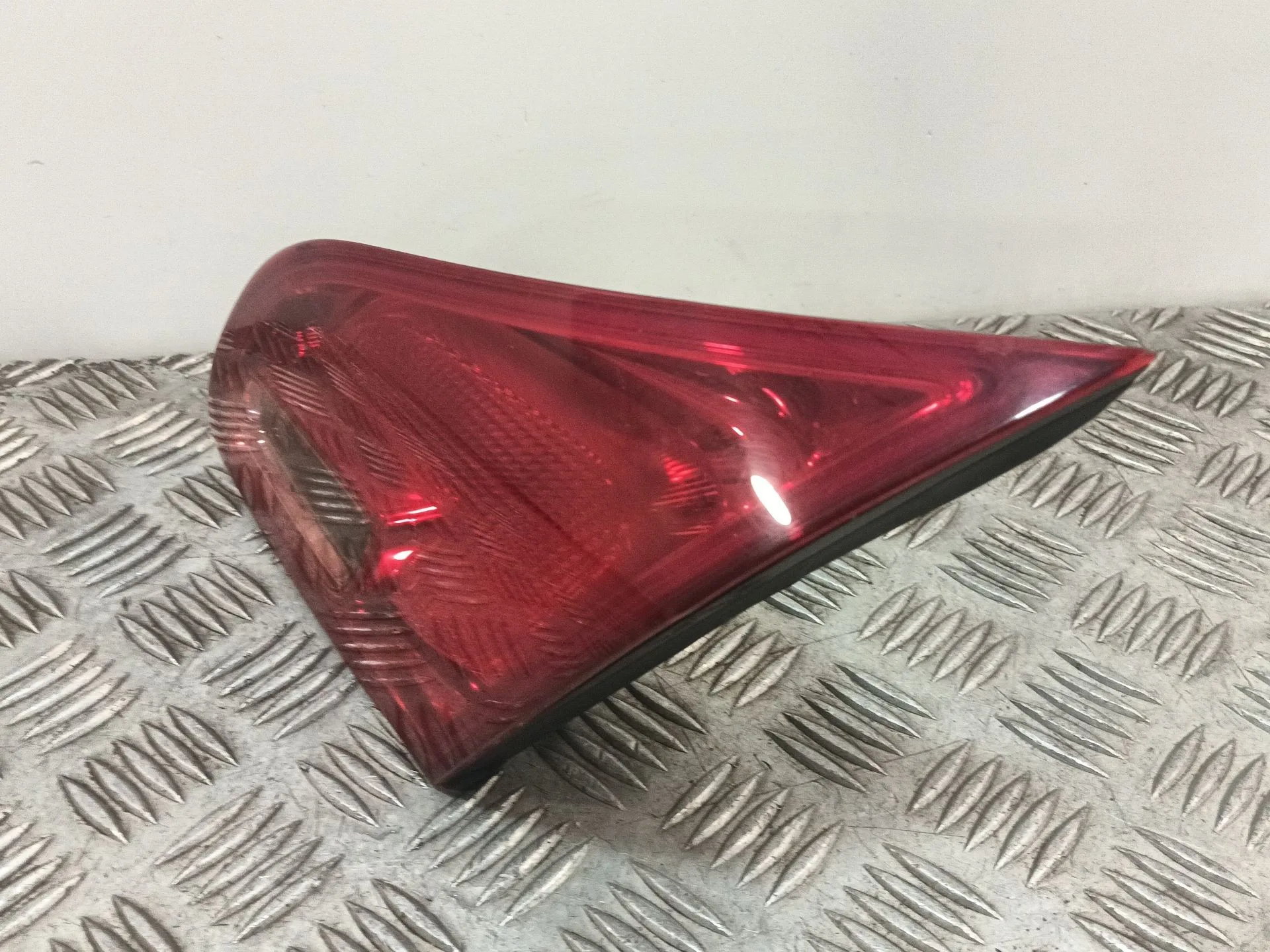 Piloto Trasero Derecho Interior para Opel Astra J Lim.