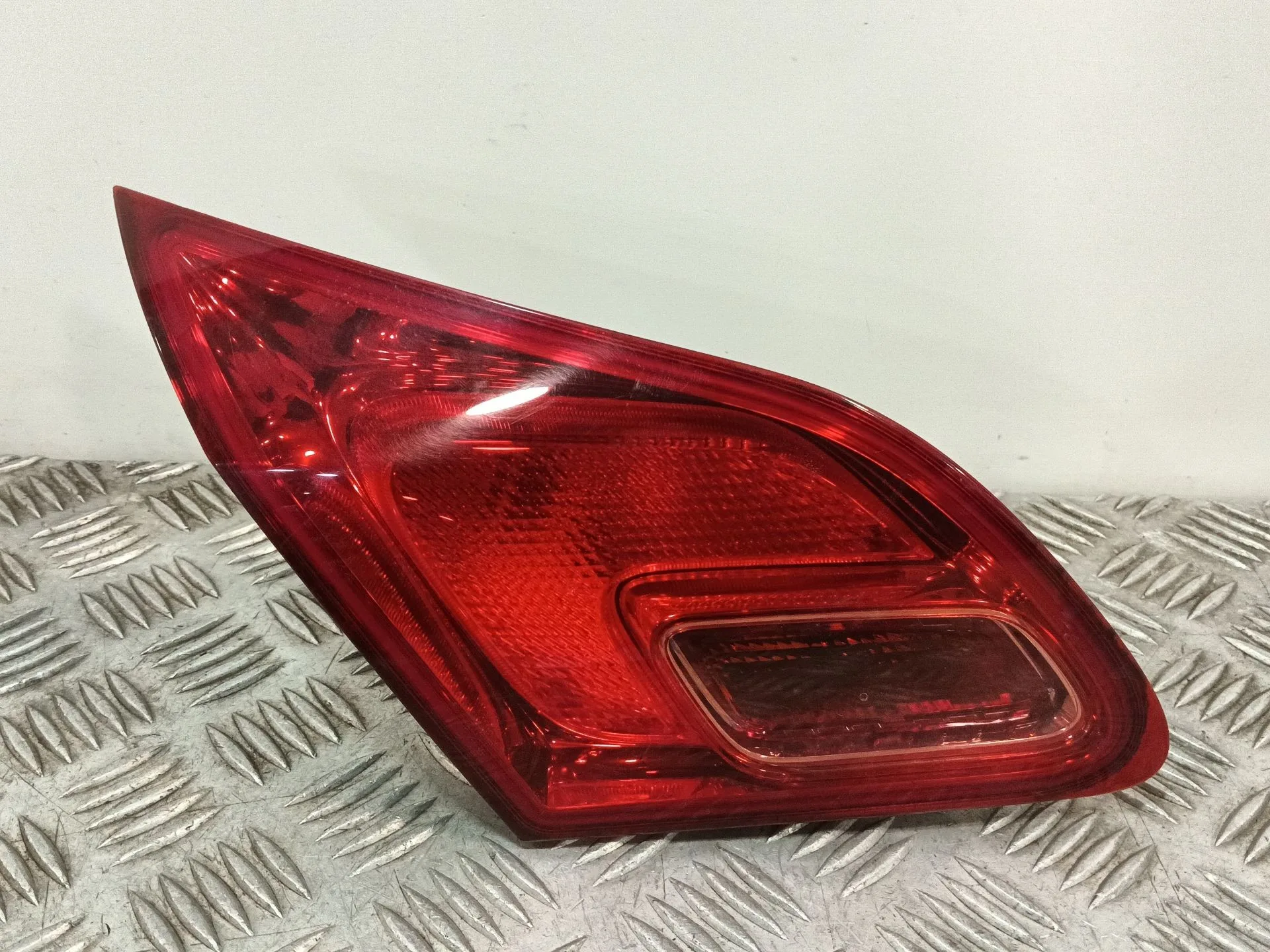 Piloto Trasero Izquierdo Interior para Opel Astra J Lim.