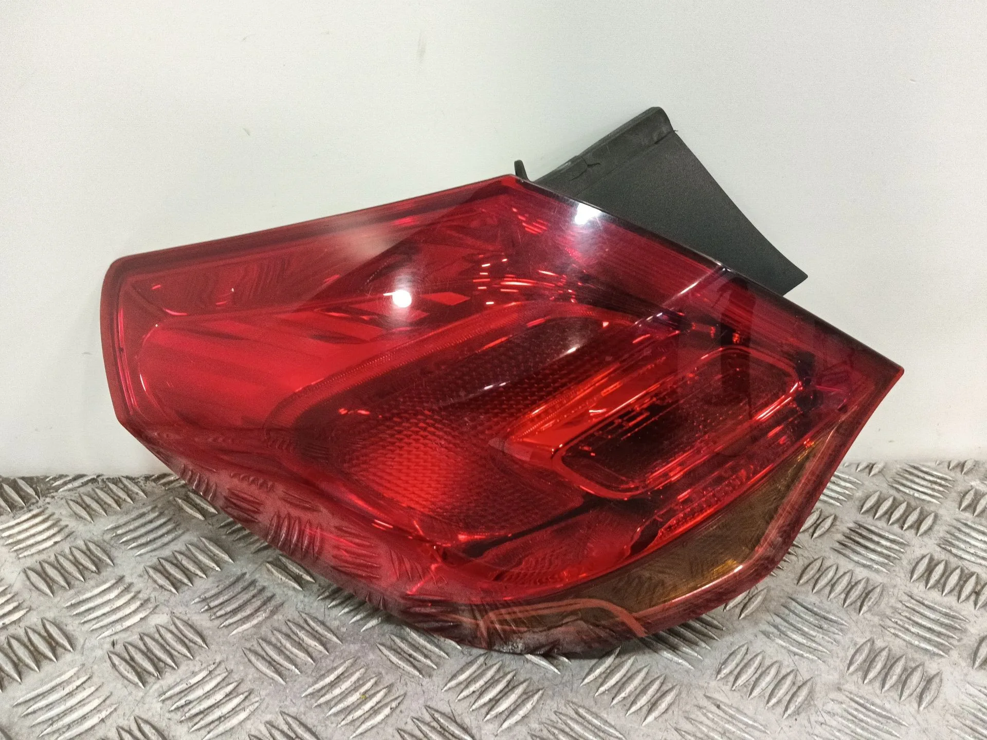 Piloto Trasero Izquierdo para Opel Astra J Lim.