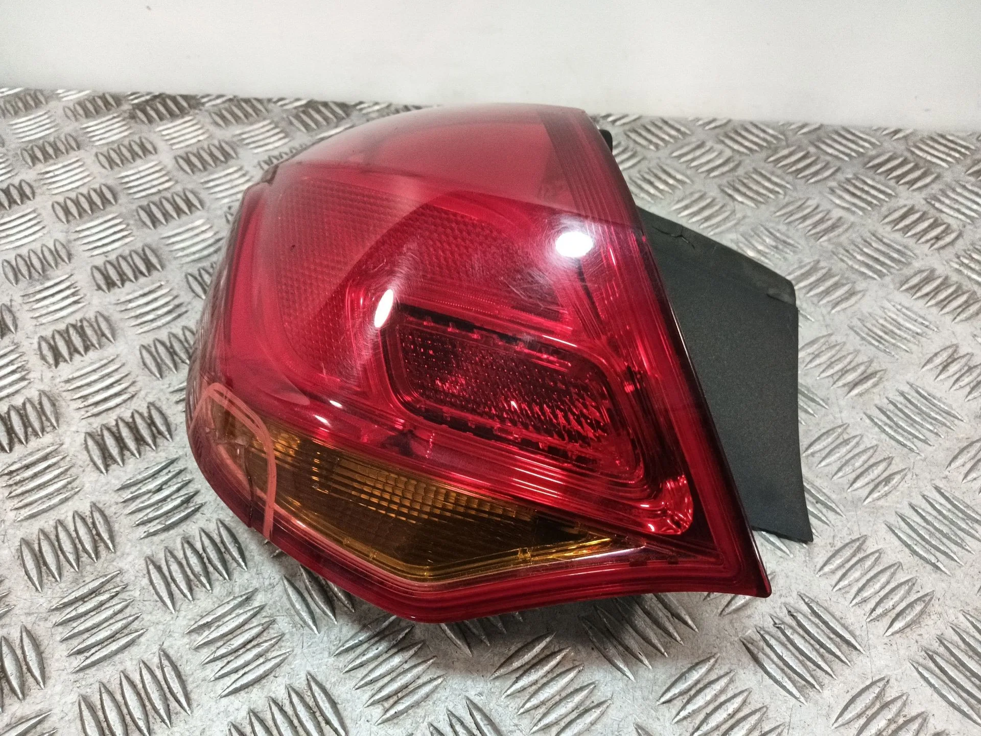 Piloto Trasero Izquierdo para Opel Astra J Lim.