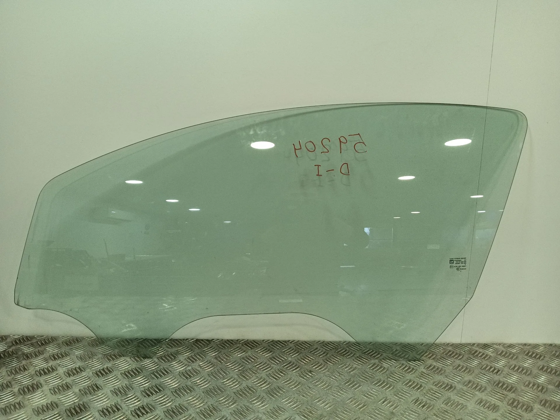 Luna Delantera Izquierda para Opel Corsa D (S07)