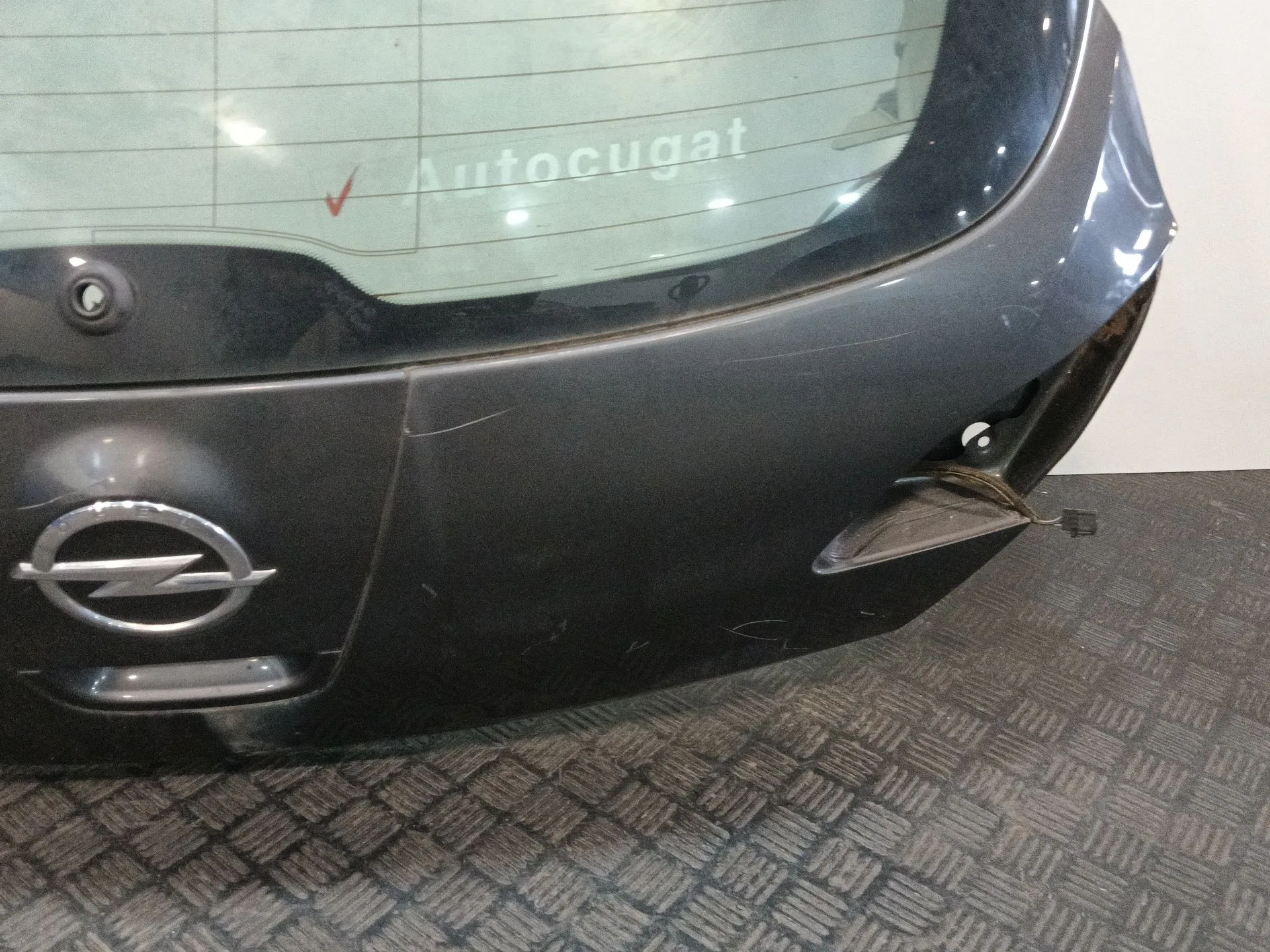 Porton Trasero para Opel Astra J Lim.