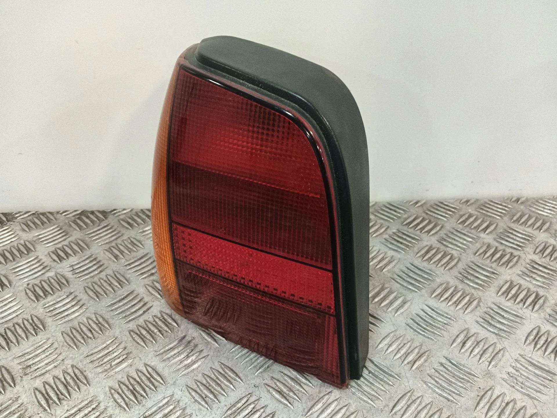 Piloto Trasero Izquierdo para Volkswagen Polo Iii (6N1)
