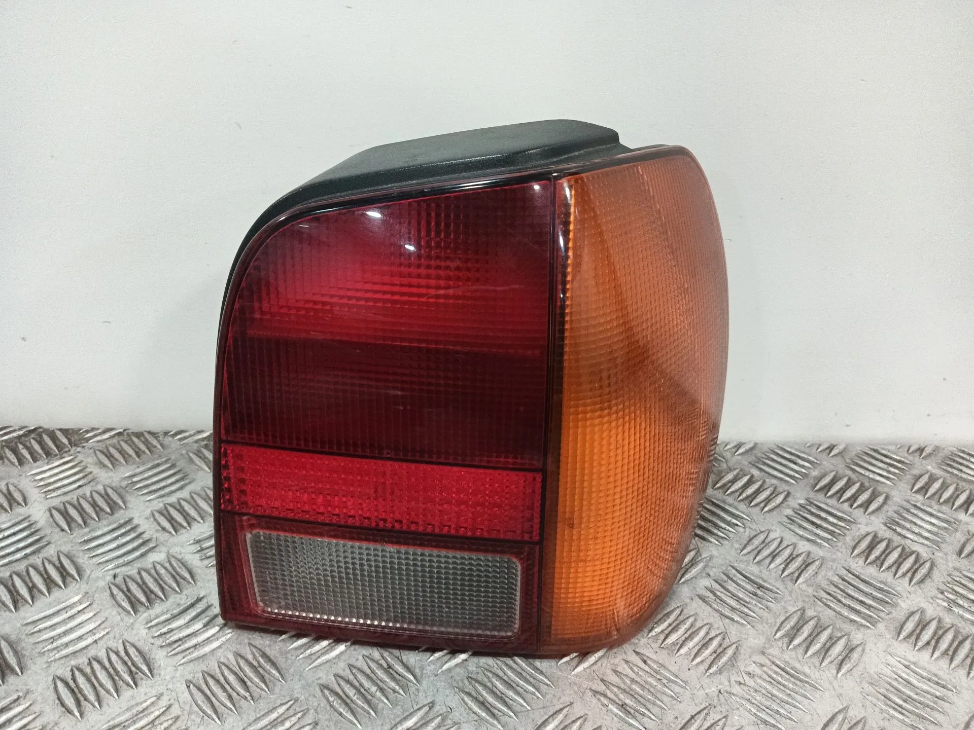 Piloto Trasero Derecho para Volkswagen Polo Iii (6N1)