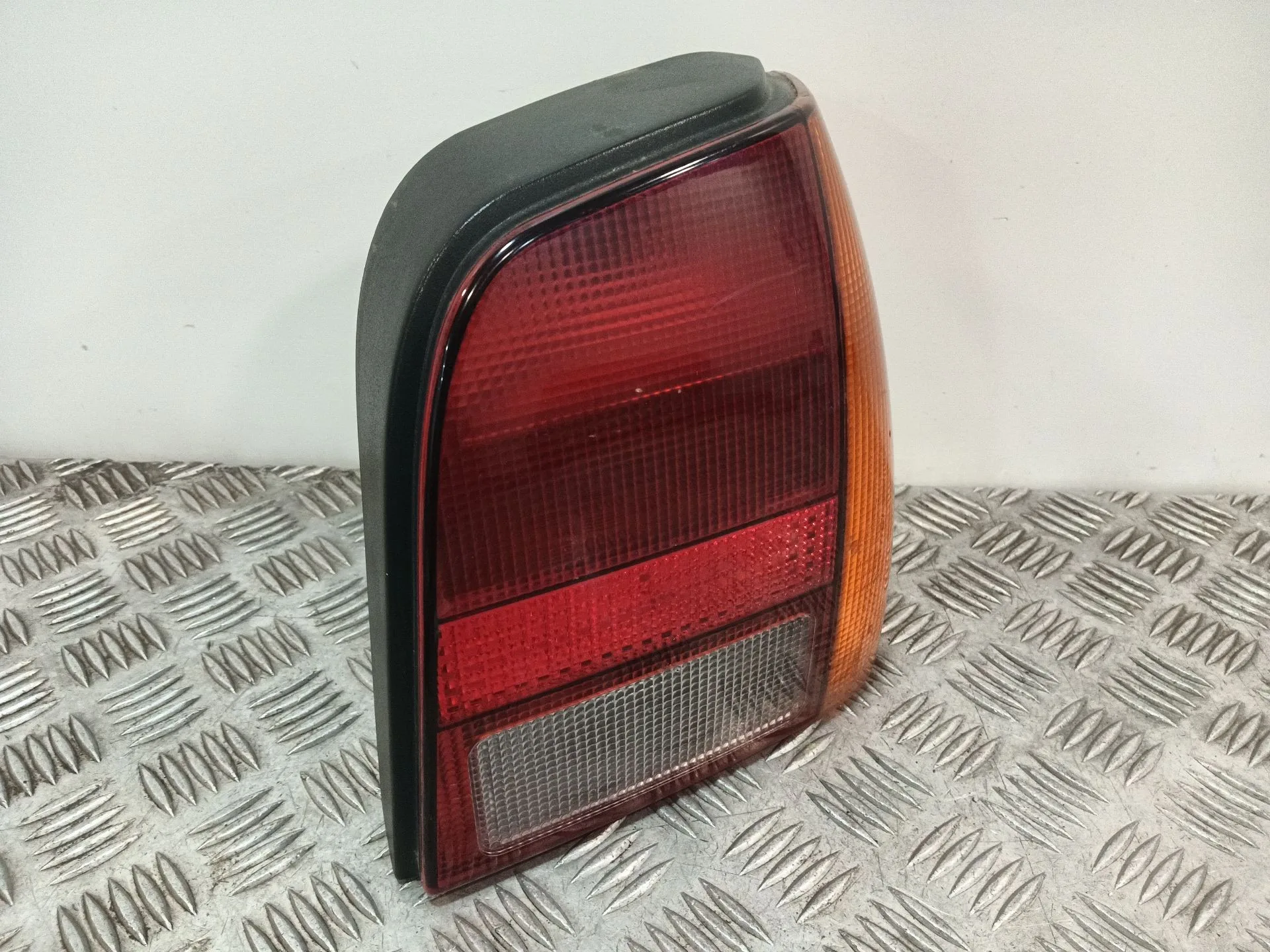 Piloto Trasero Derecho para Volkswagen Polo Iii (6N1)