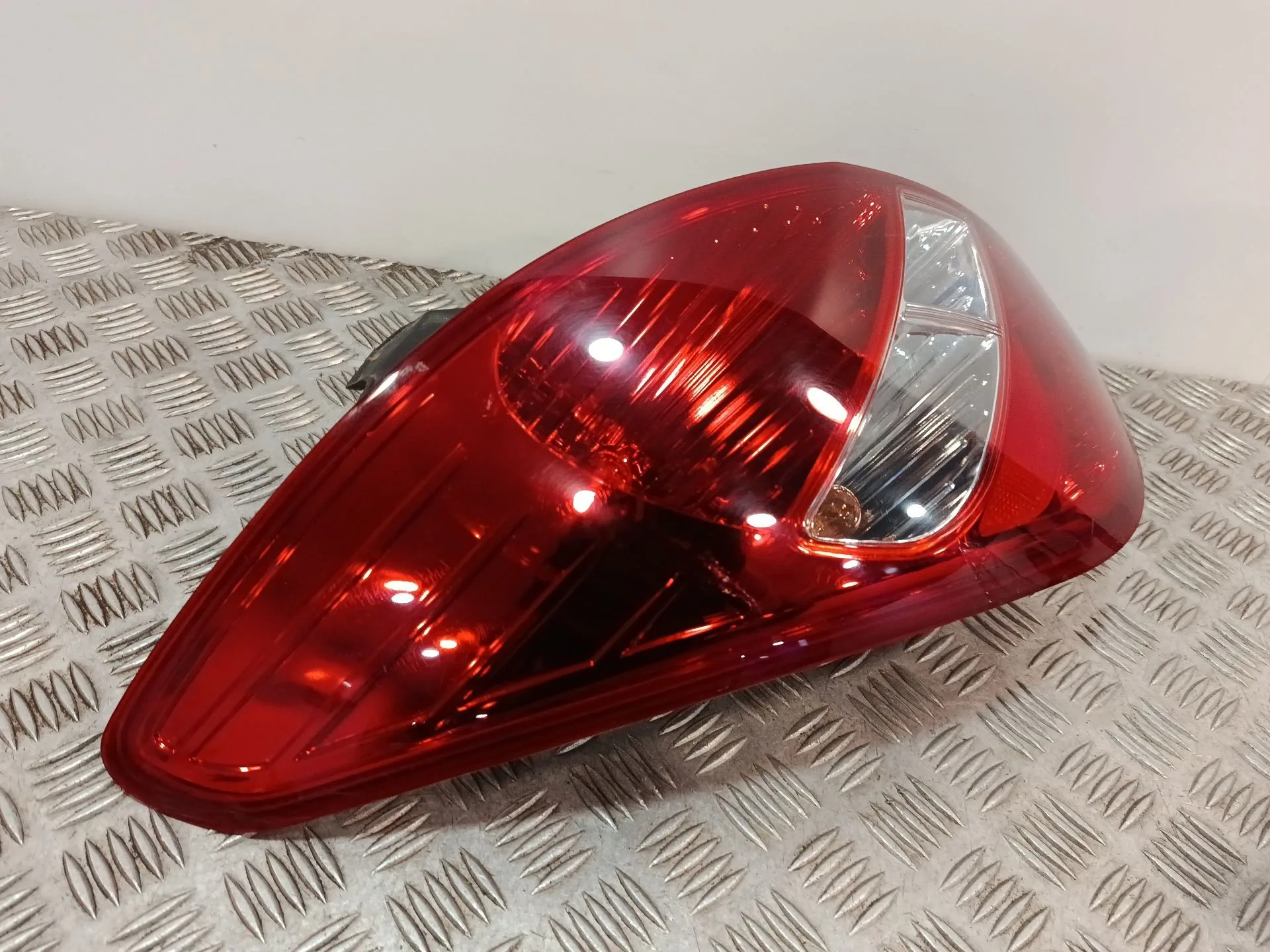 Piloto Trasero Izquierdo para Hyundai I20 I (Pb, Pbt)