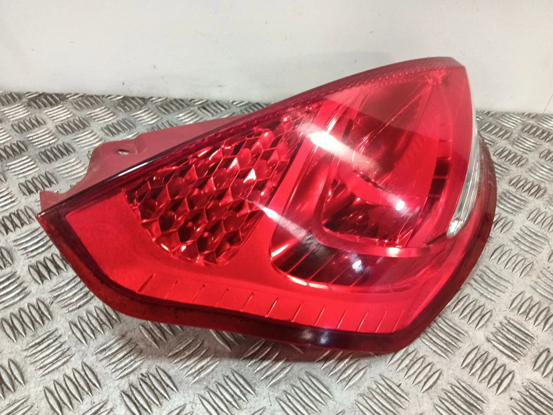 Piloto Trasero Izquierdo para Ford Fiesta Vi (Cb1, Ccn)