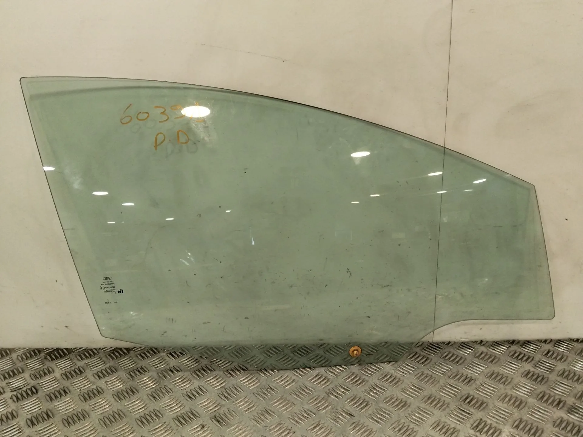 Luna Delantera Derecha para Ford Fiesta Vi (Cb1, Ccn)
