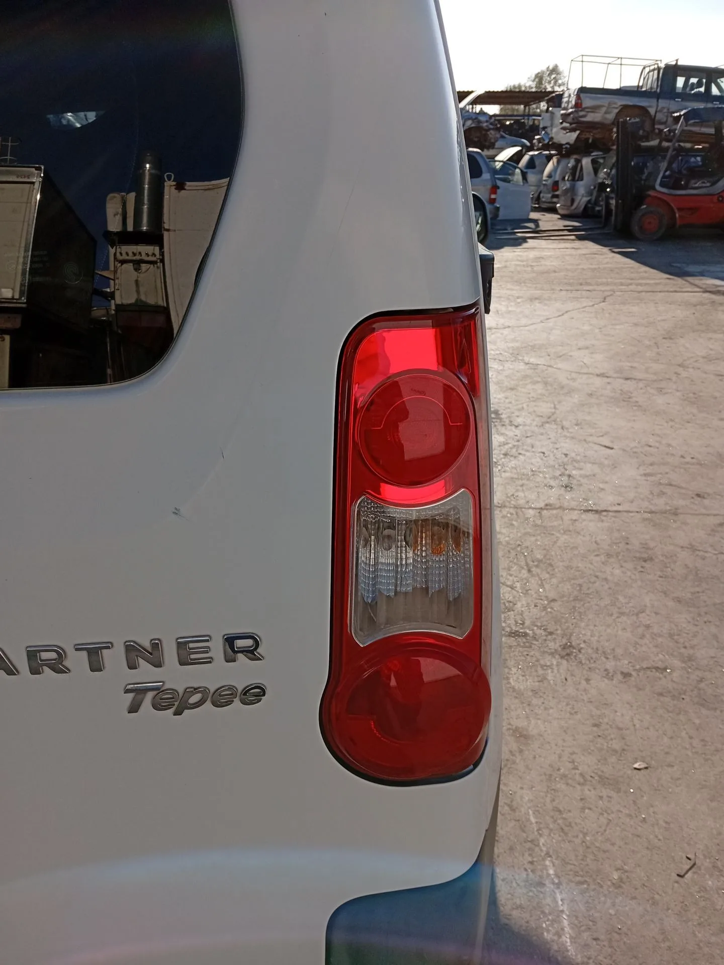 Piloto Trasero Derecho para Peugeot Partner Origin Monospace (G_)