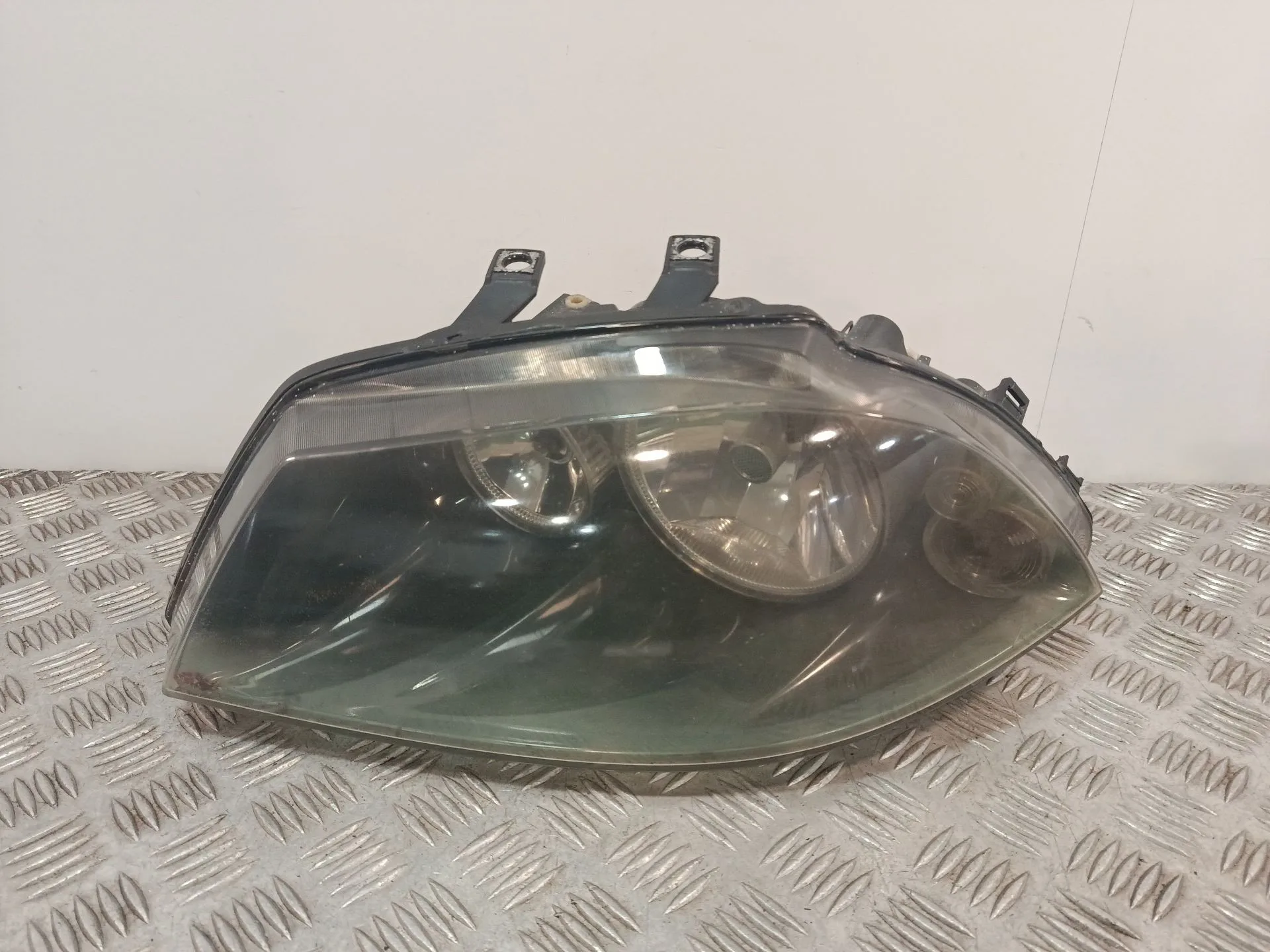 Faro Izquierdo para Seat Cordoba (6L2)