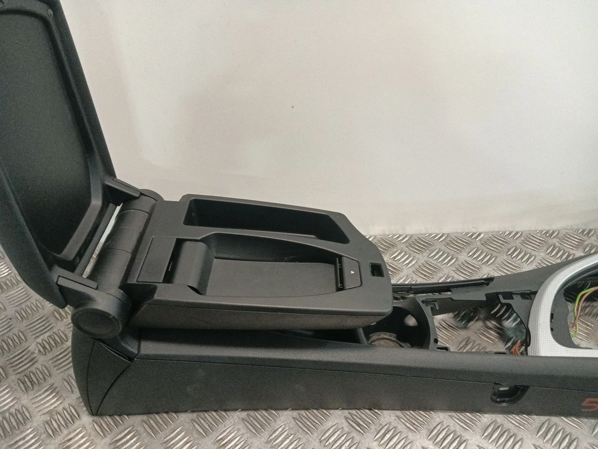 Apoyabrazos Central para Bmw 1 (E81)