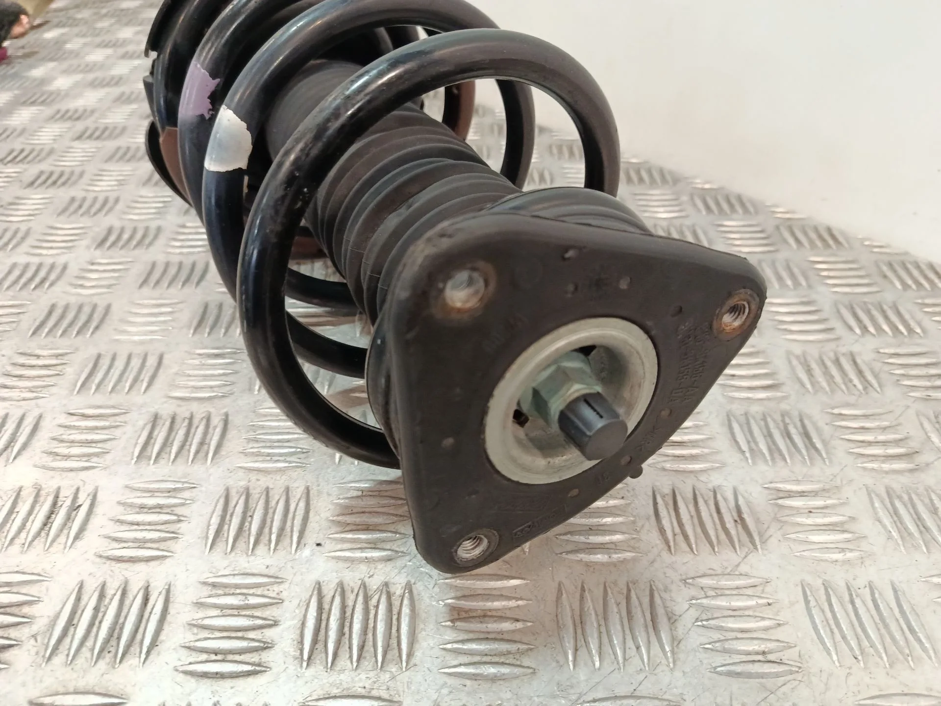 Amortiguador Delantero Izquierdo para Mazda 3 Lim. (Bl)