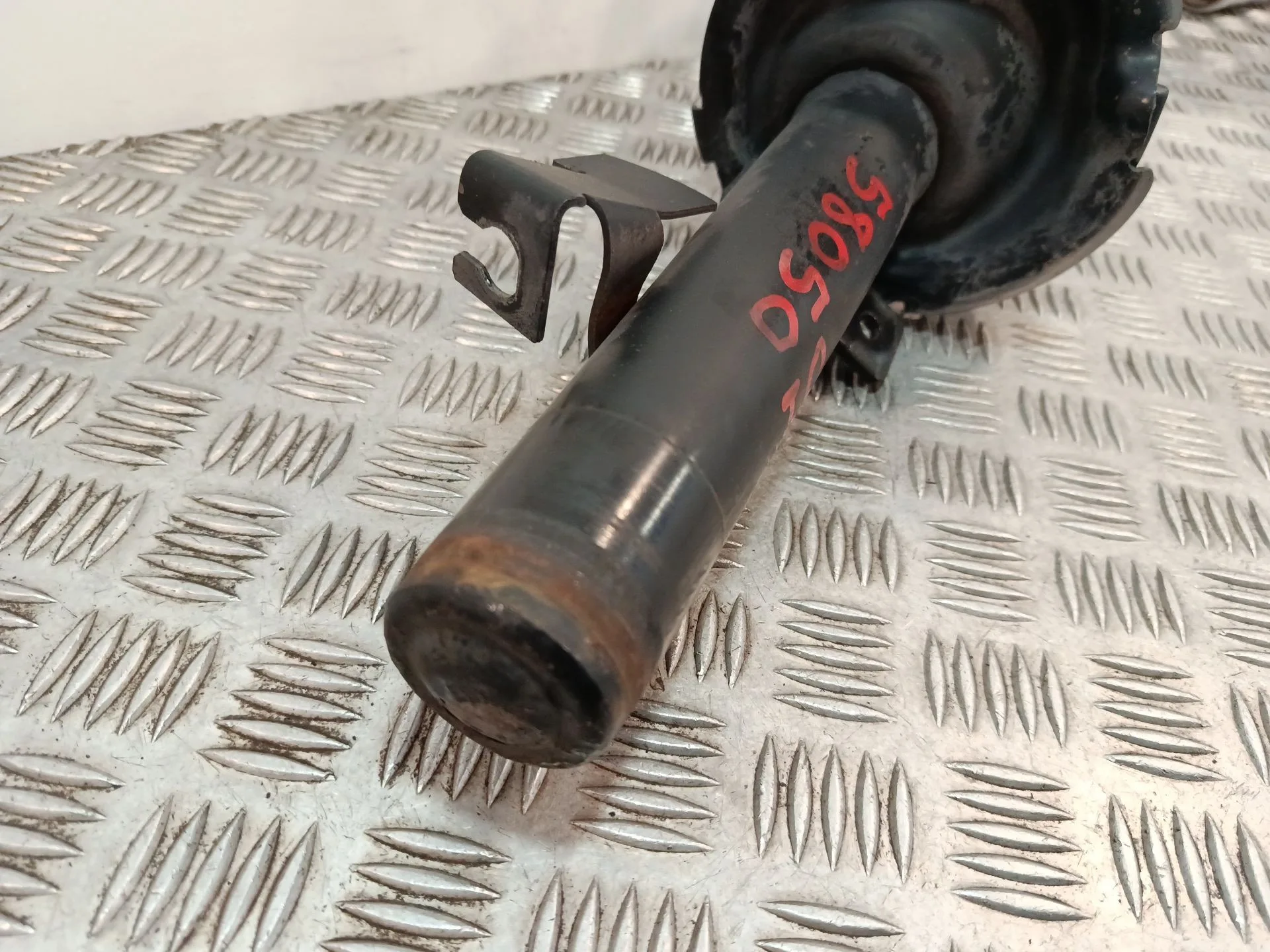 Amortiguador Delantero Izquierdo para Mazda 3 Lim. (Bl)