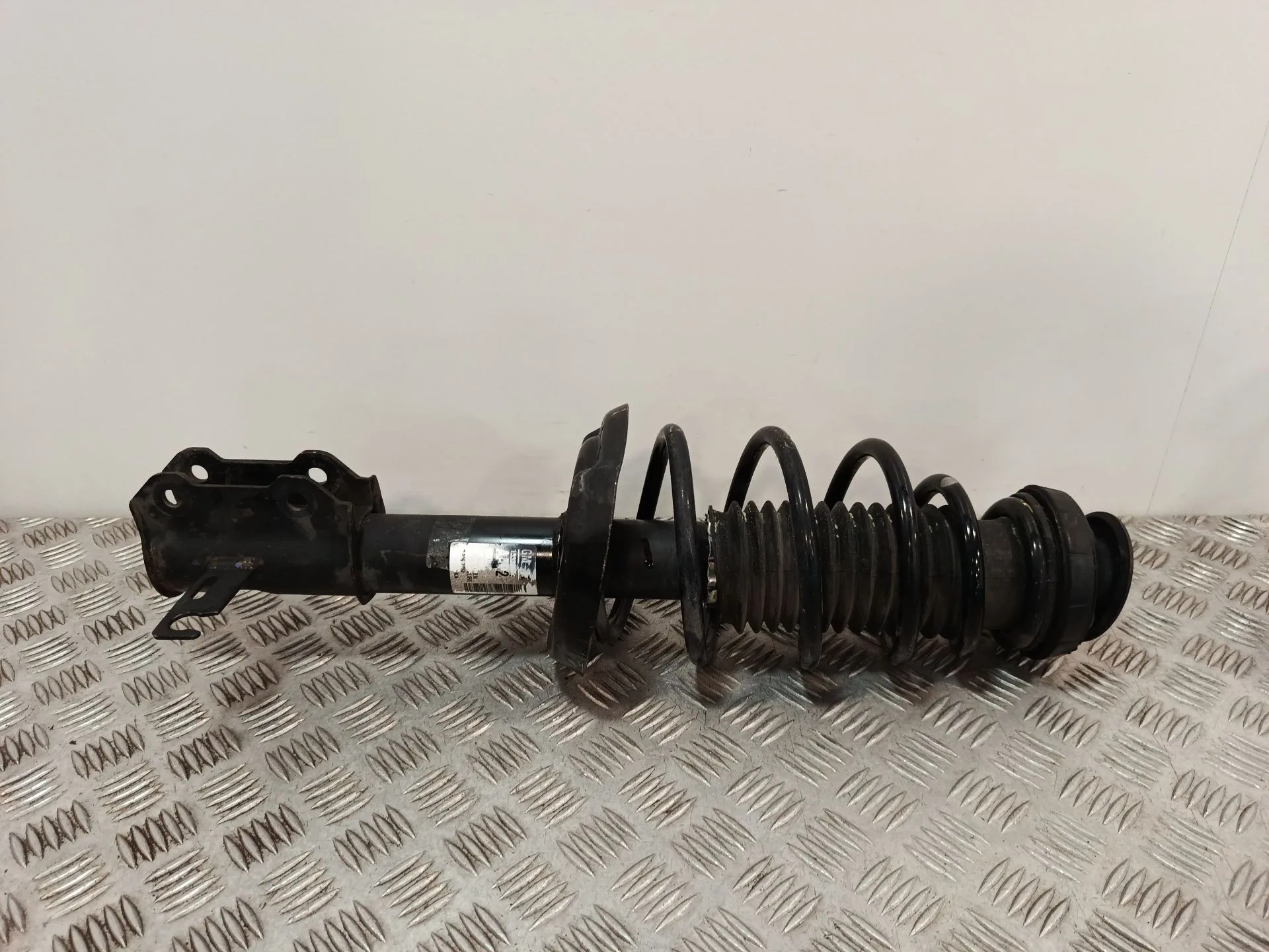 Amortiguador Delantero Derecho para Opel Astra J Lim.