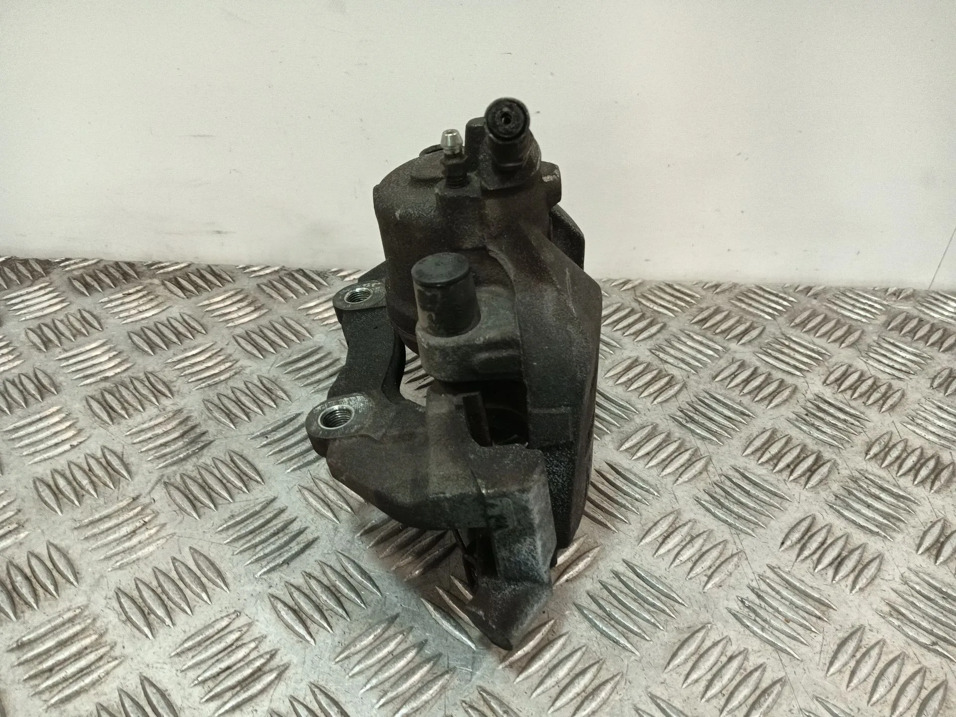 Pinza Freno Delantera Derecha para Mazda 3 Lim. (Bl)