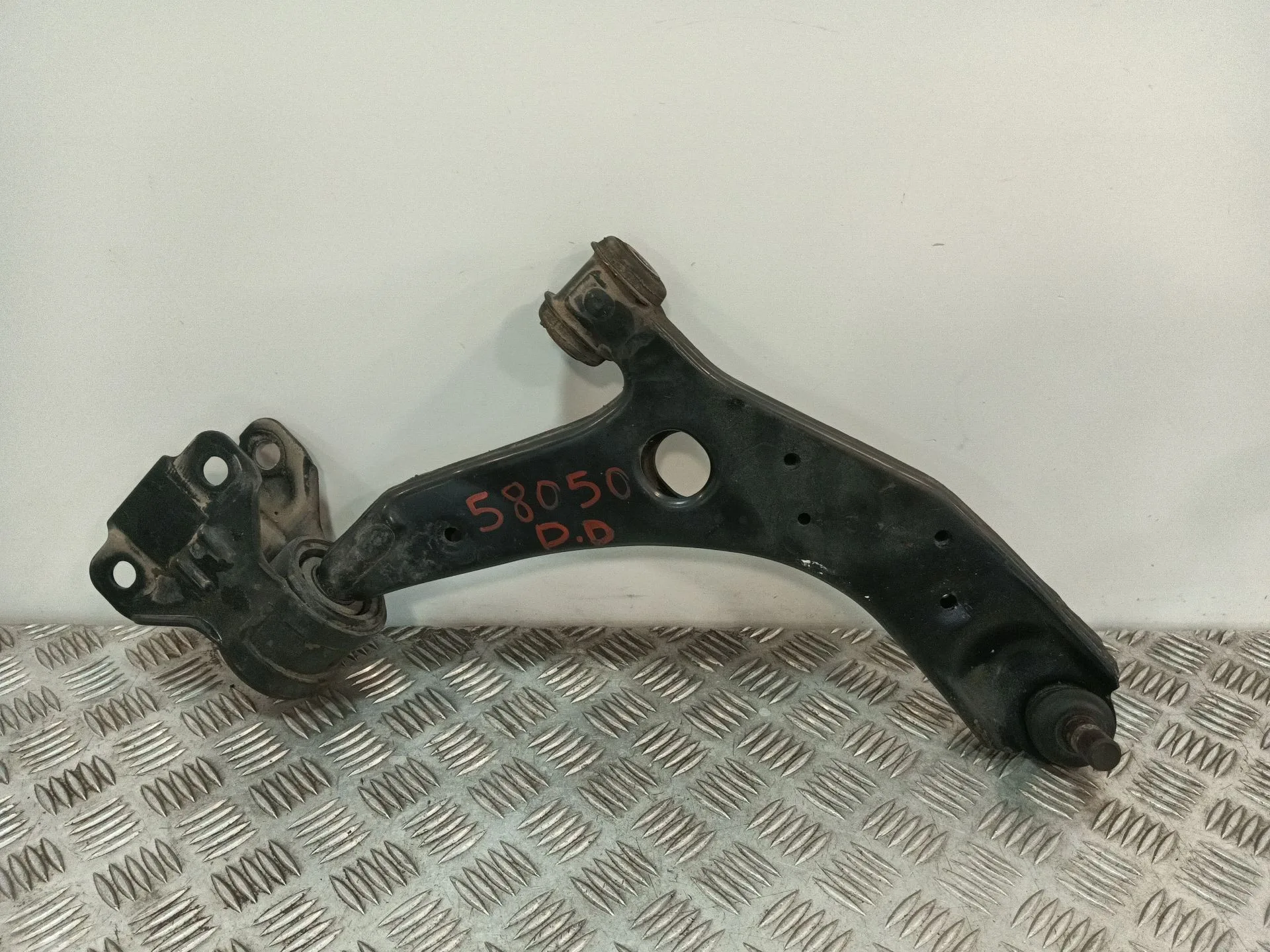 Brazo Suspension Inferior Delantero Derecho para Mazda 3 Lim. (Bl)