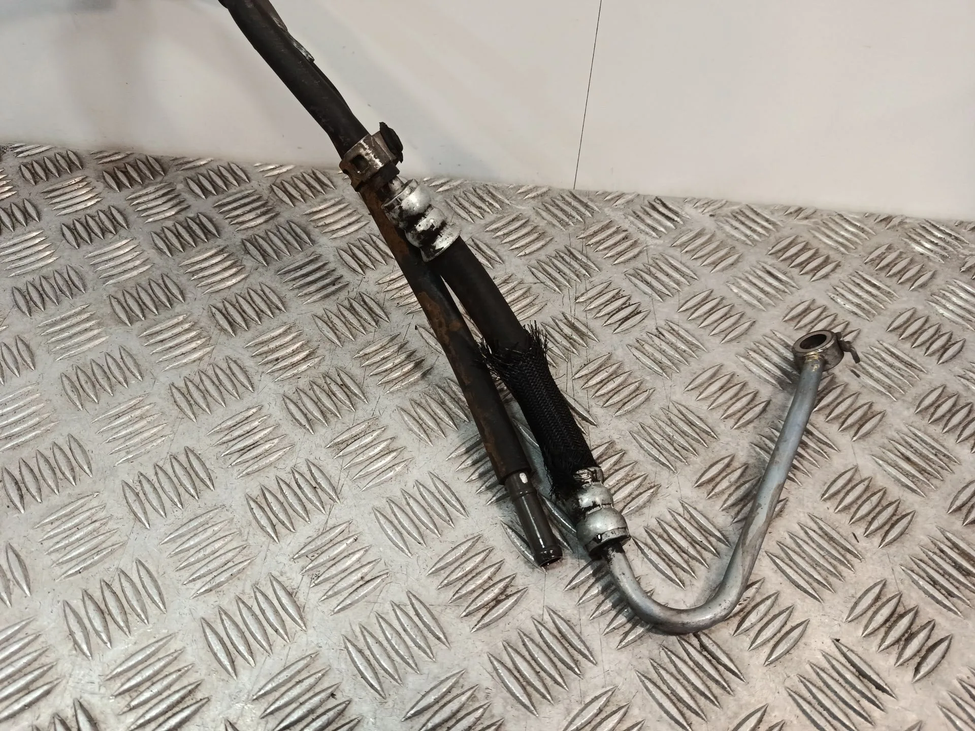 Tubo para Mazda 3 Lim. (Bl)