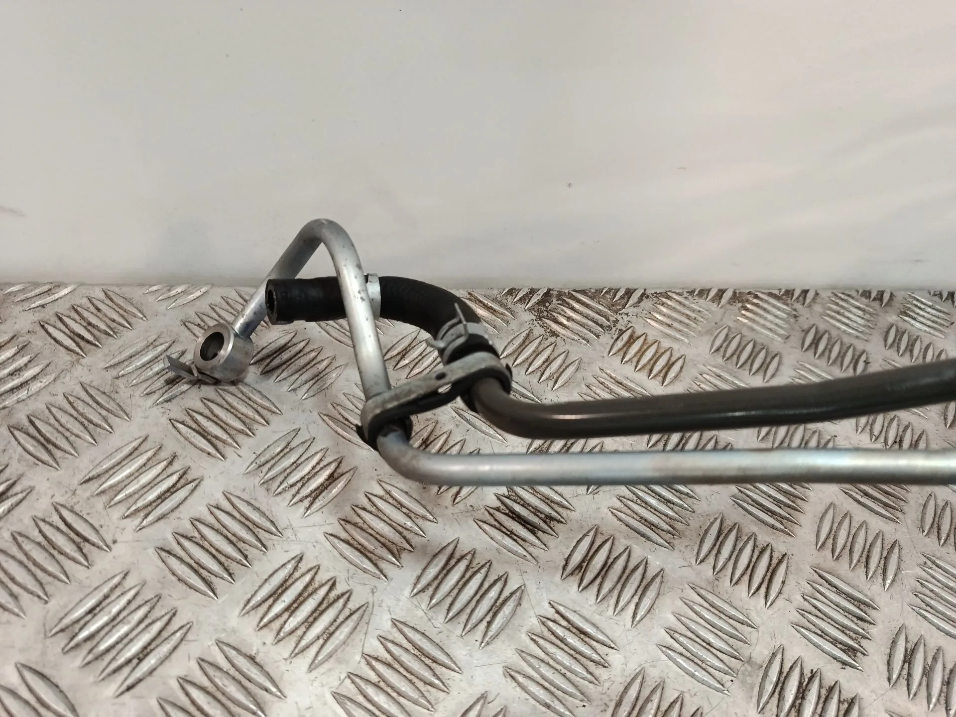 Tubo para Mazda 3 Lim. (Bl)