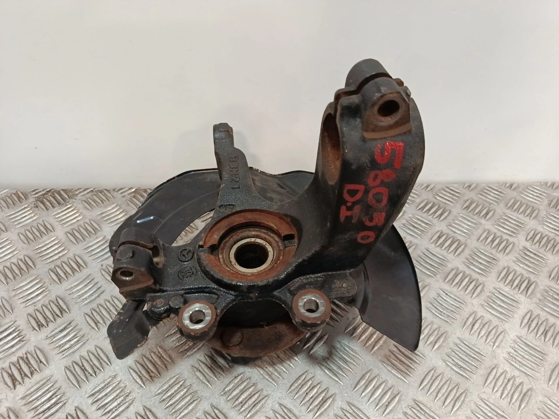 Mangueta Delantera Izquierda para Mazda 3 Lim. (Bl)
