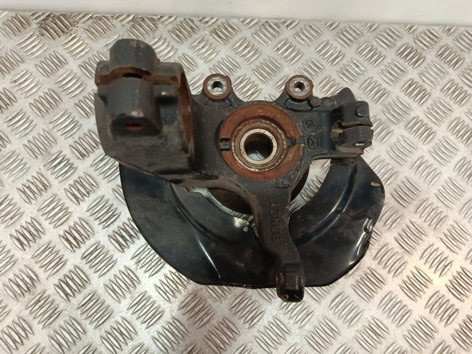 Mangueta Delantera Izquierda para Mazda 3 Lim. (Bl)