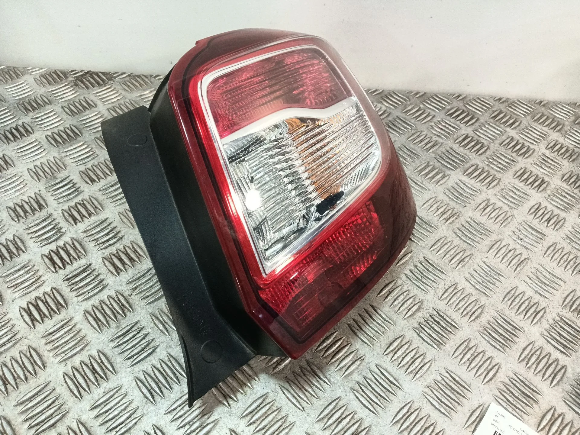 Piloto Trasero Derecho para Dacia Sandero Ii (B8_)