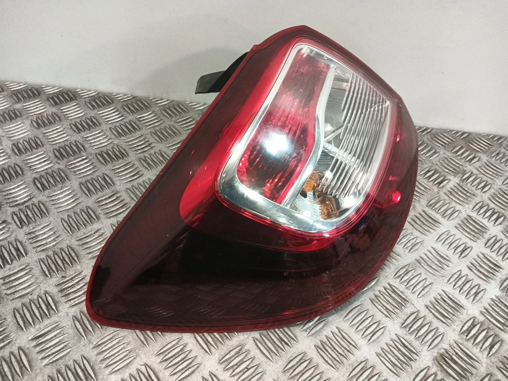 Piloto Trasero Izquierdo para Dacia Sandero Ii (B8_)