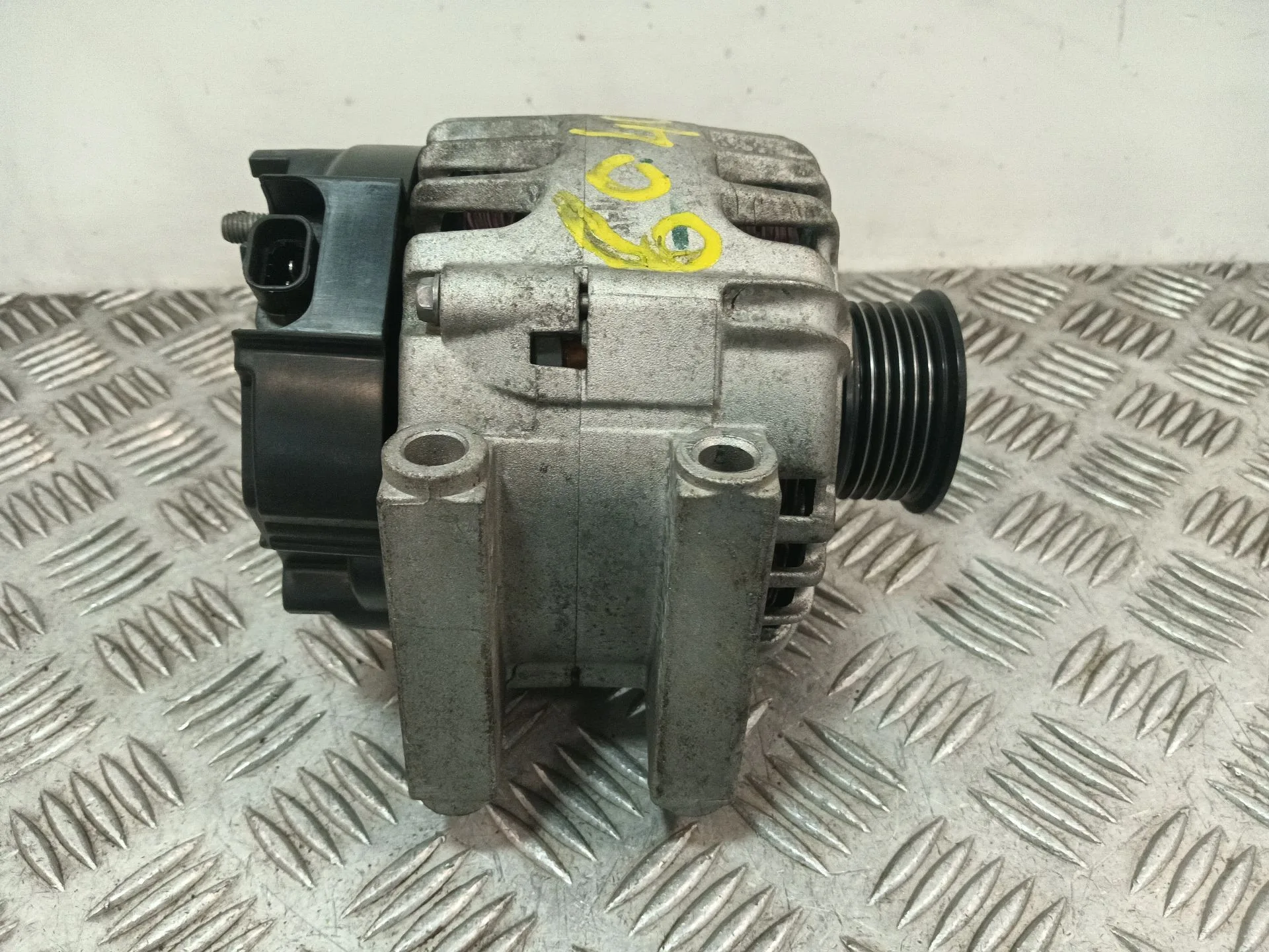 Alternador para Opel Astra J (P10)