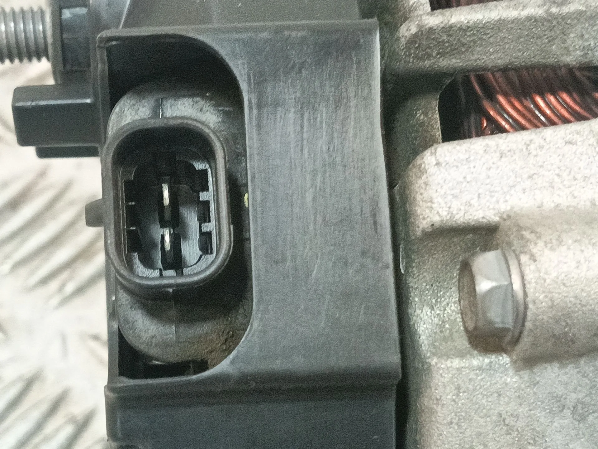 Alternador para Opel Astra J (P10)