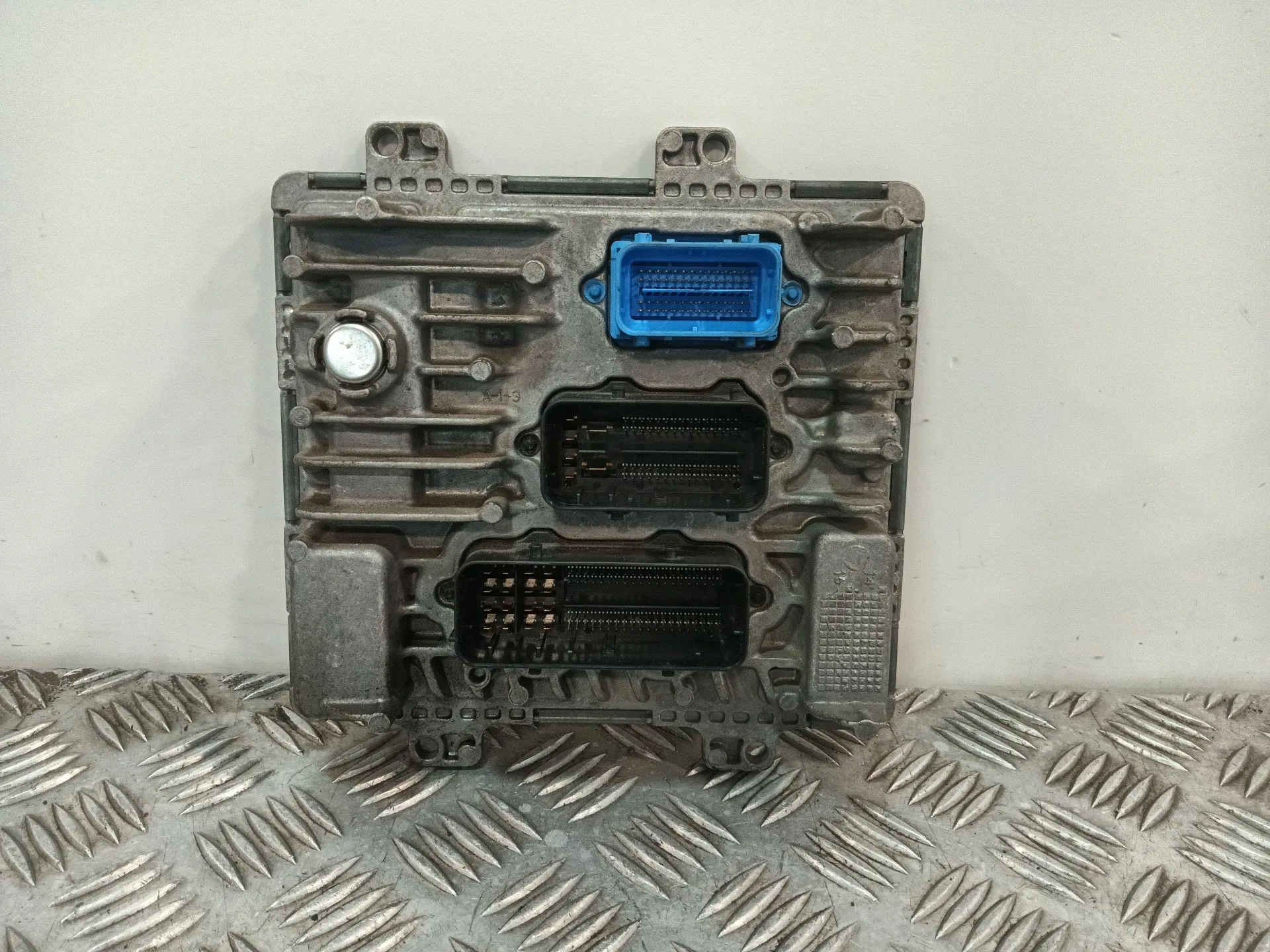 Centralita Motor Uce para Opel Astra J (P10)
