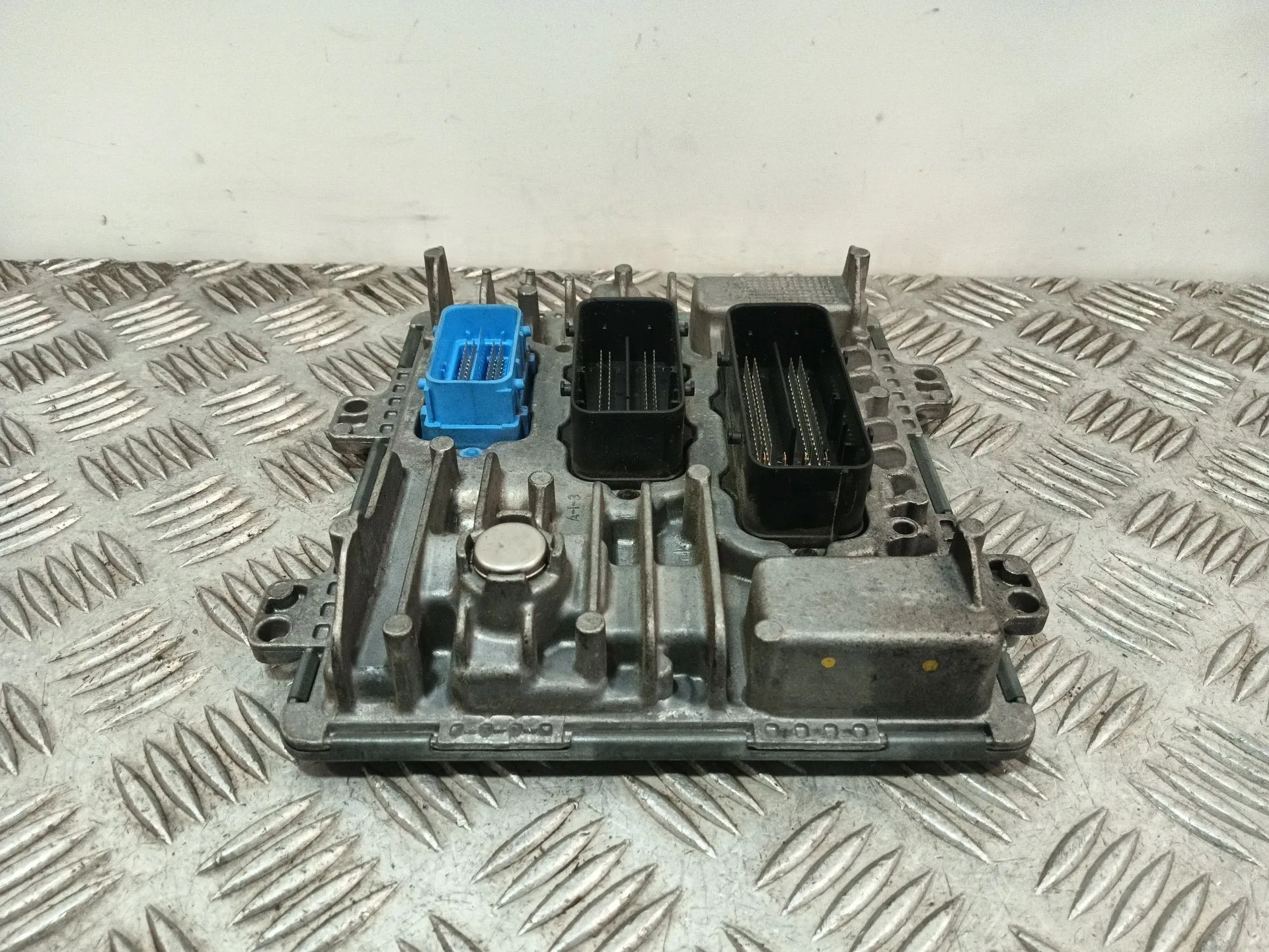 Centralita Motor Uce para Opel Astra J (P10)