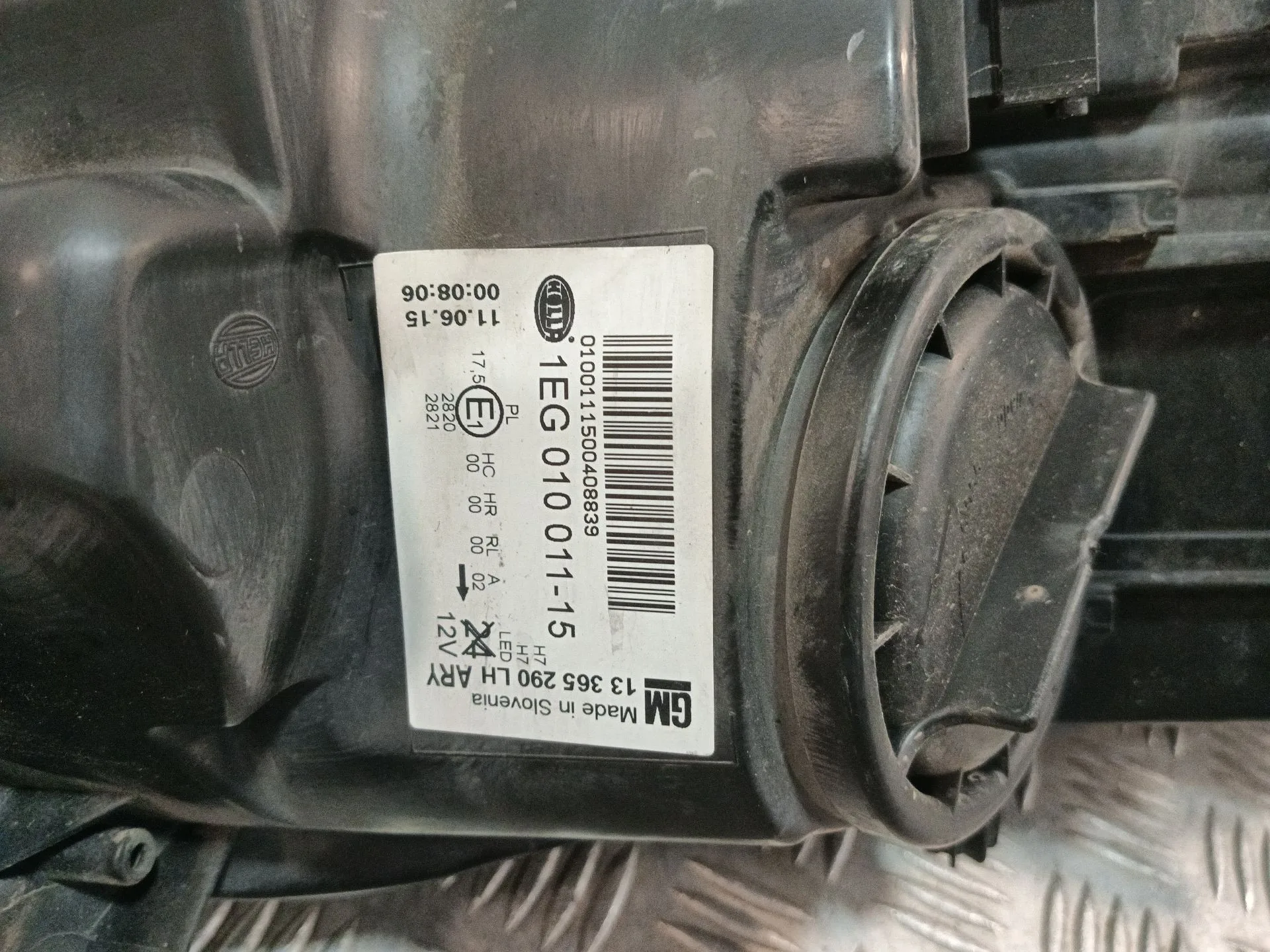 Faro Izquierdo para Opel Astra J (P10)