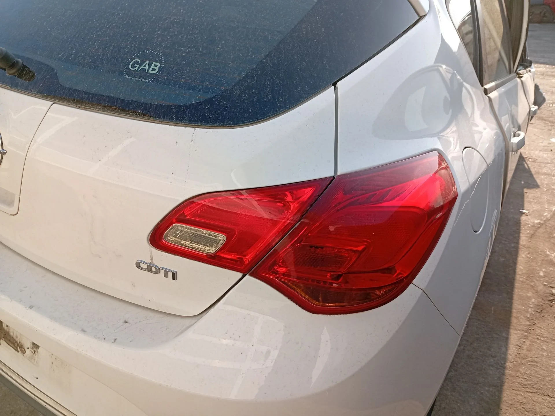 Piloto Trasero Derecho para Opel Astra J (P10)