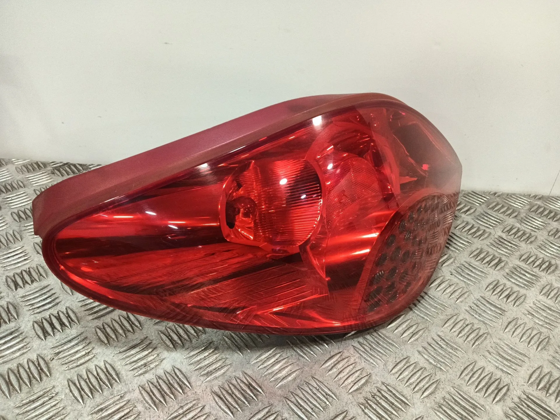Piloto Trasero Izquierdo para Peugeot 207 Cc (Wd_)