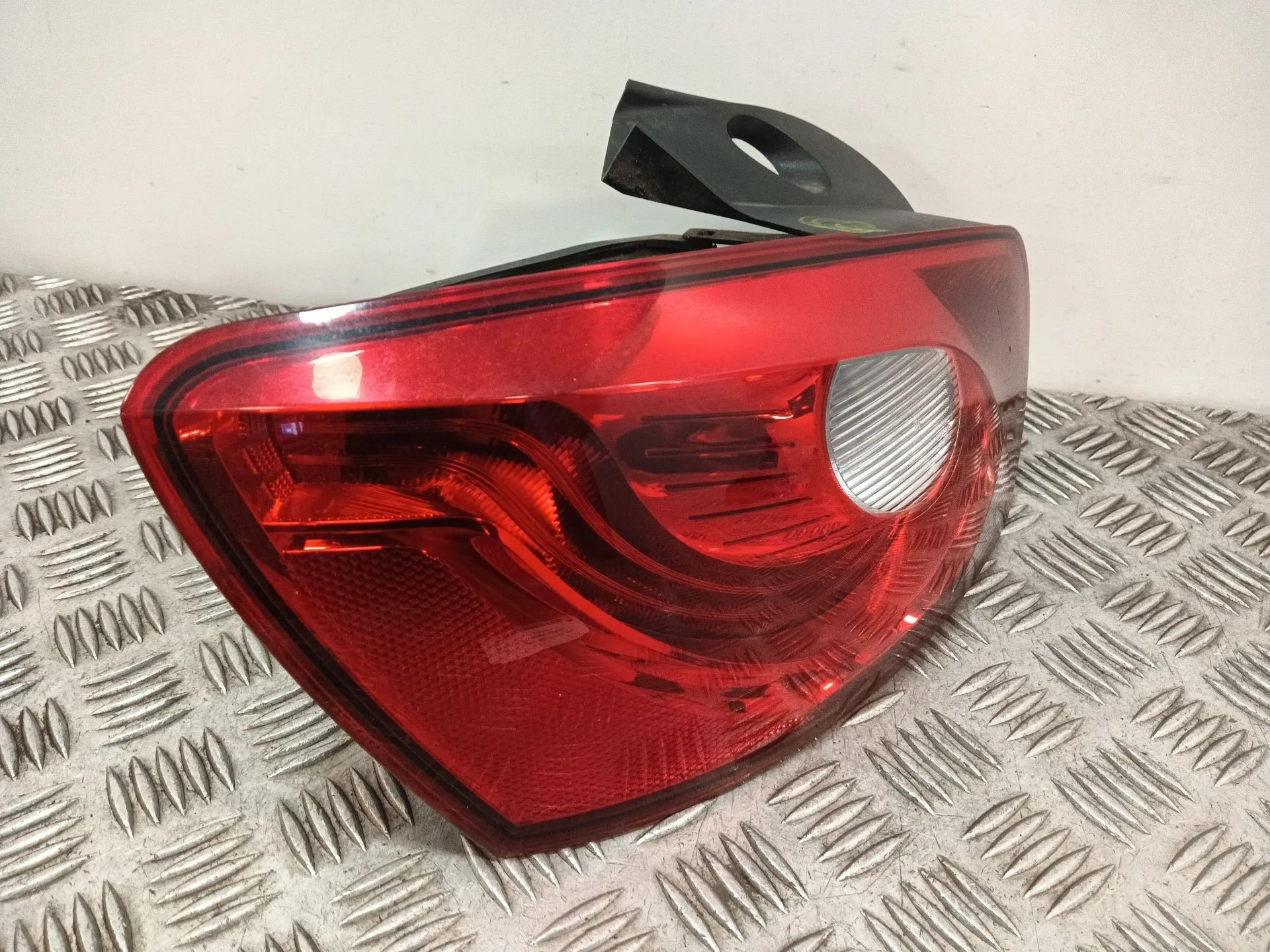 Piloto Trasero Izquierdo para Seat Ibiza Iv St (6J8, 6P8)