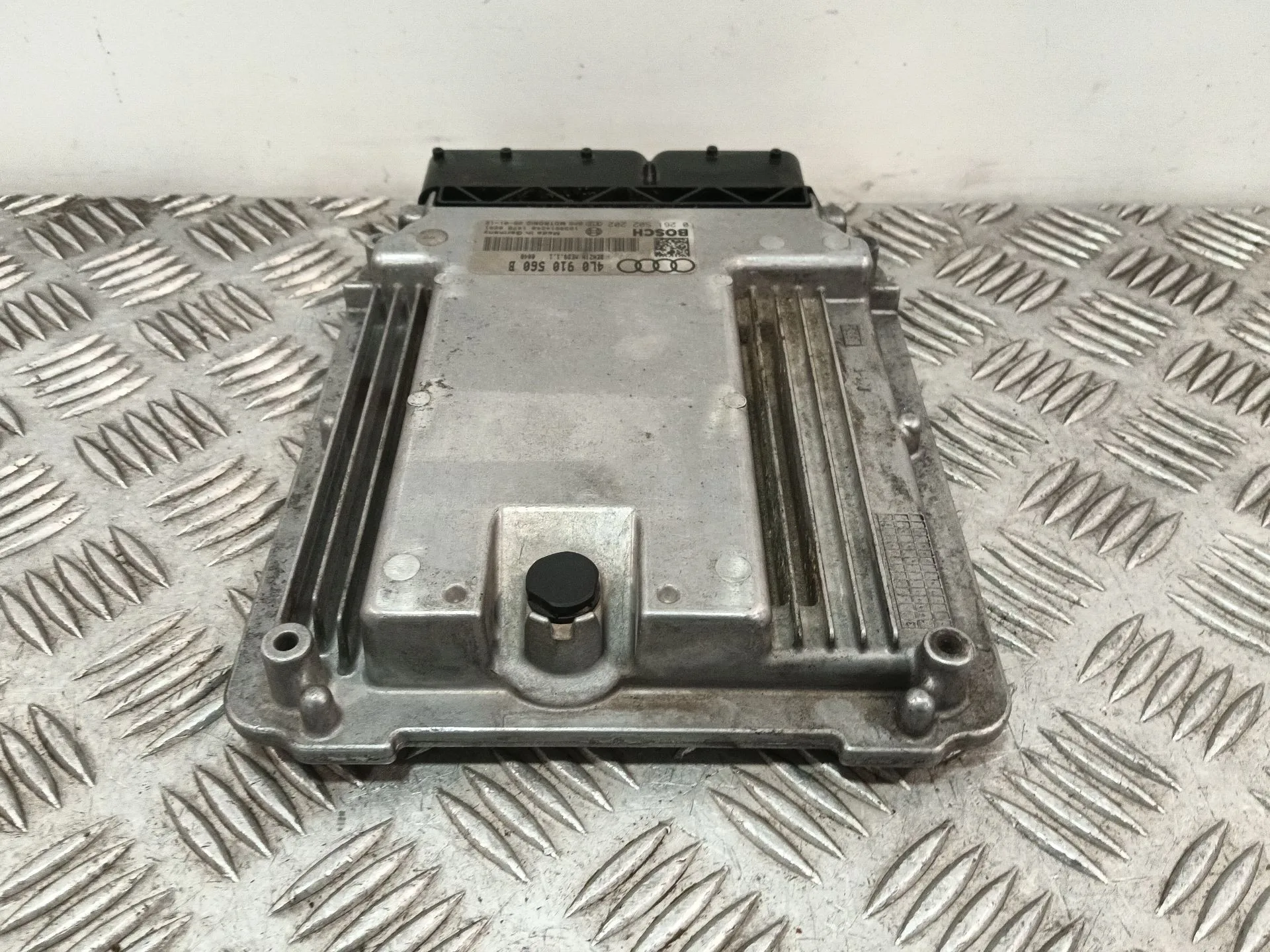 Centralita Motor Uce para Audi Q7 (4Lb)