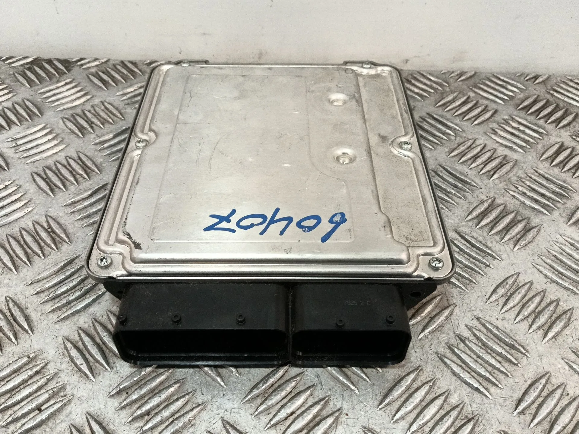Centralita Motor Uce para Audi Q7 (4Lb)