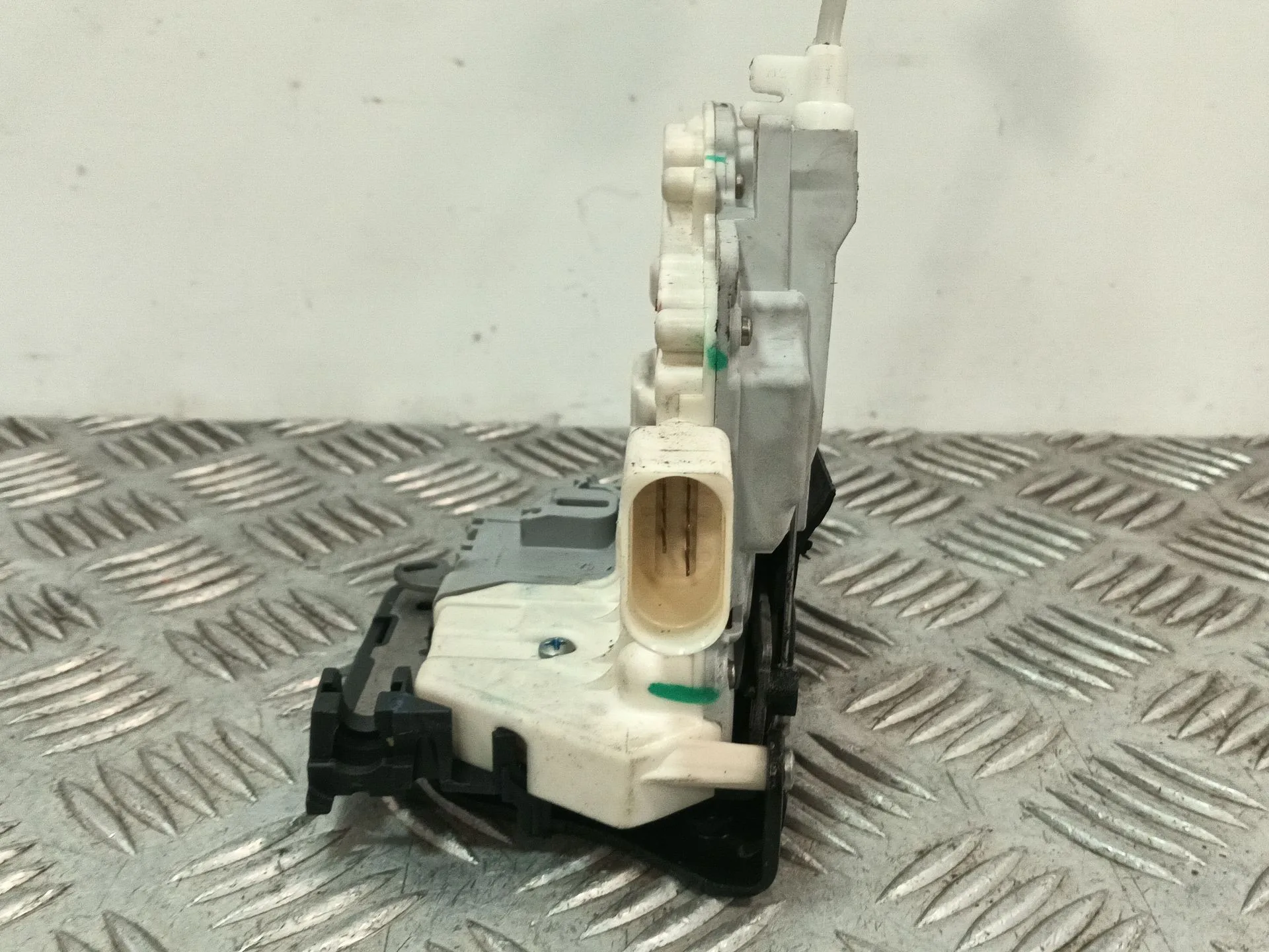Cerradura Puerta Trasera Derecha para Audi Q7 (4Lb)