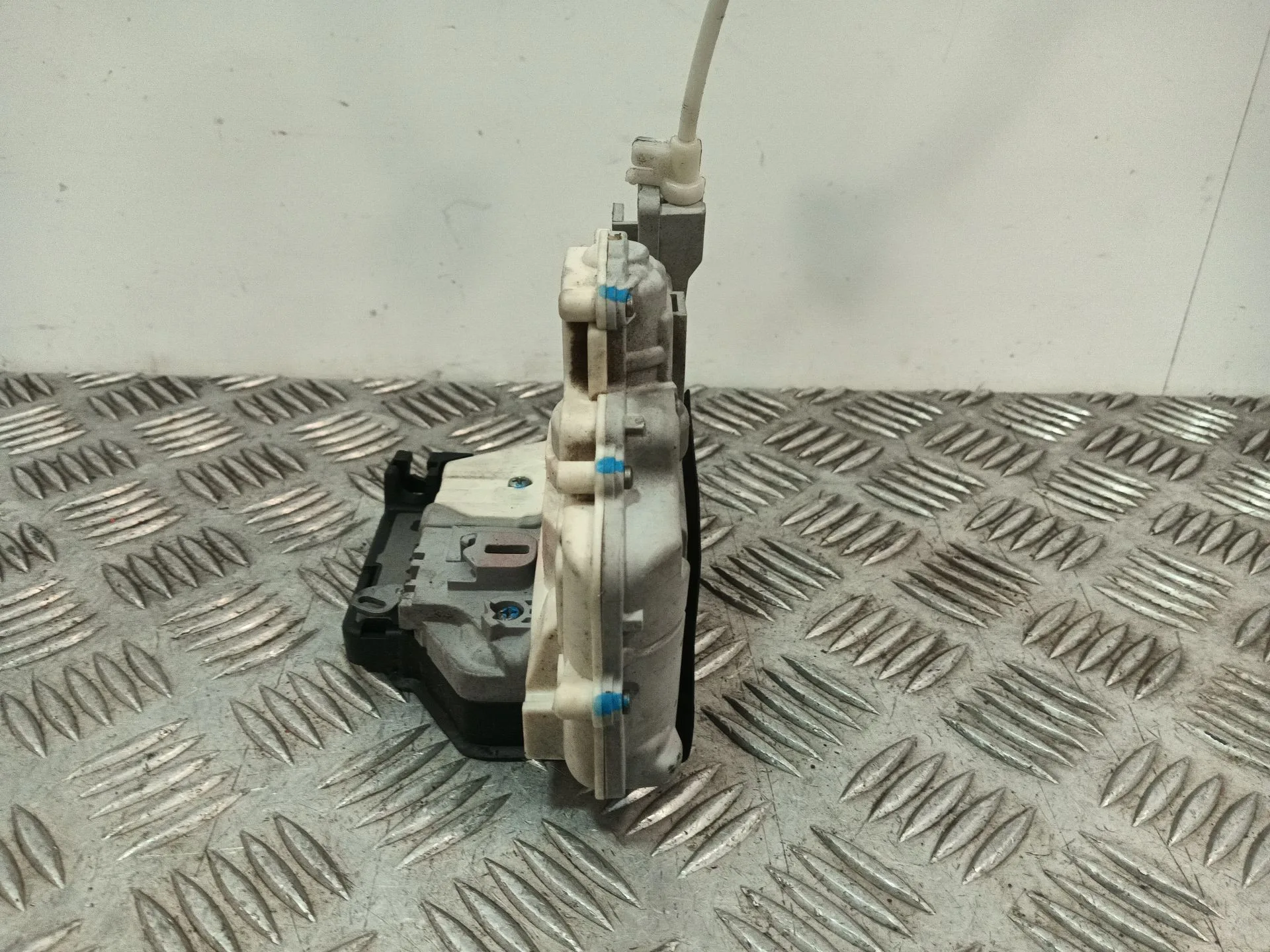Cerradura Puerta Trasera Izquierda para Audi Q7 (4Lb)