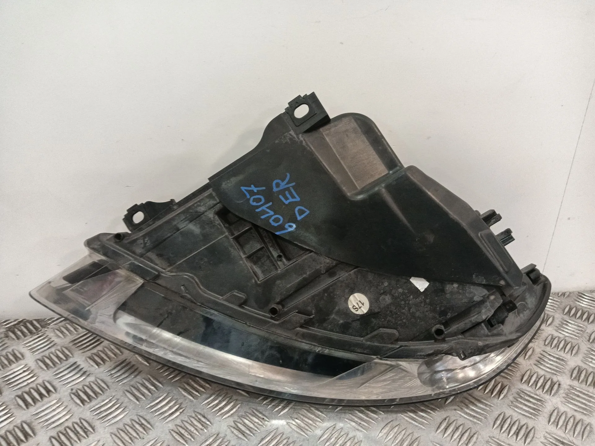 Faro Derecho para Audi Q7 (4Lb)