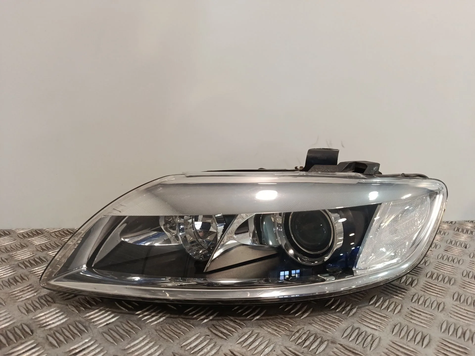 Faro Izquierdo para Audi Q7 (4Lb)