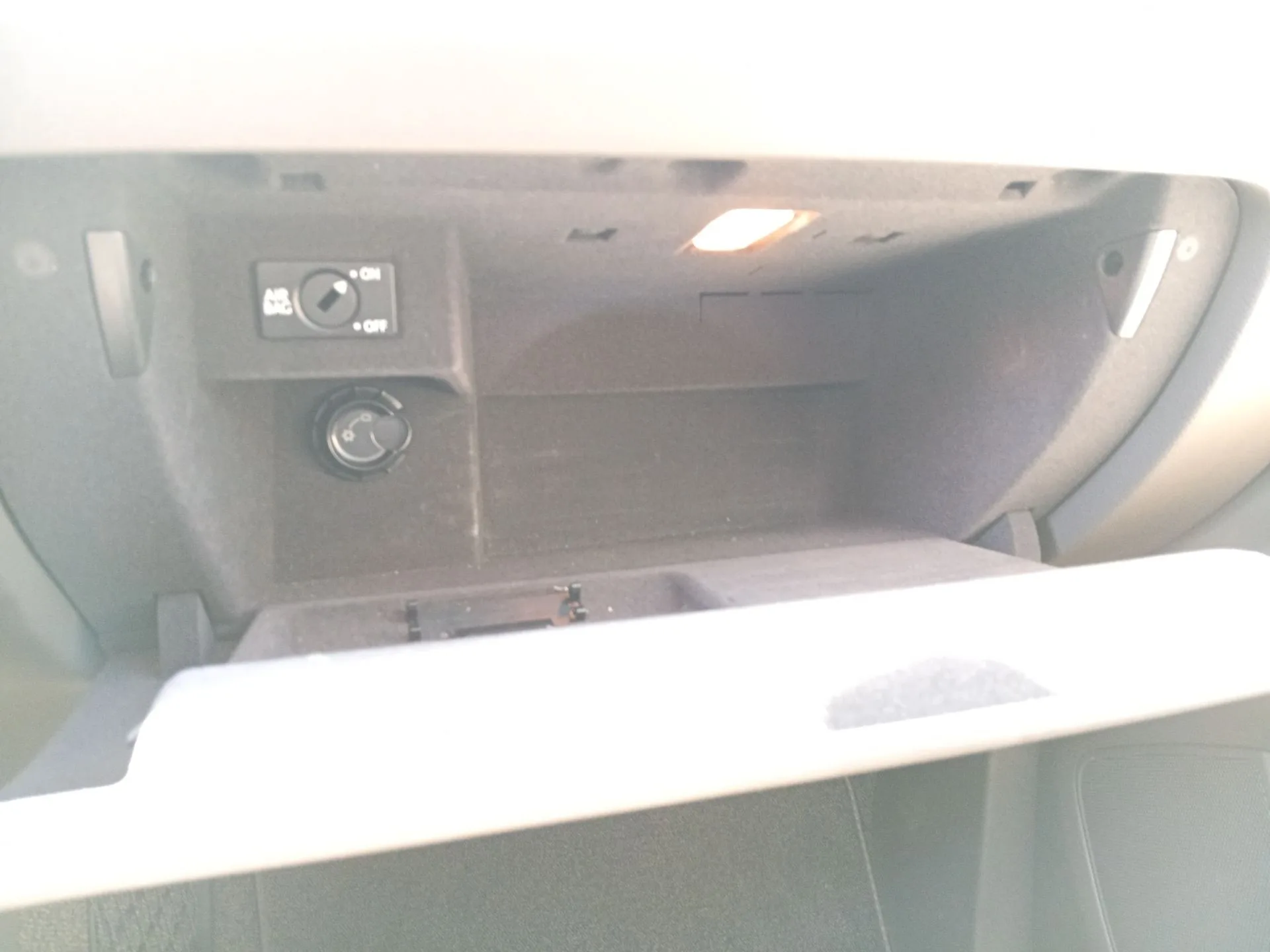 Guantera para Audi Q7 (4Lb)
