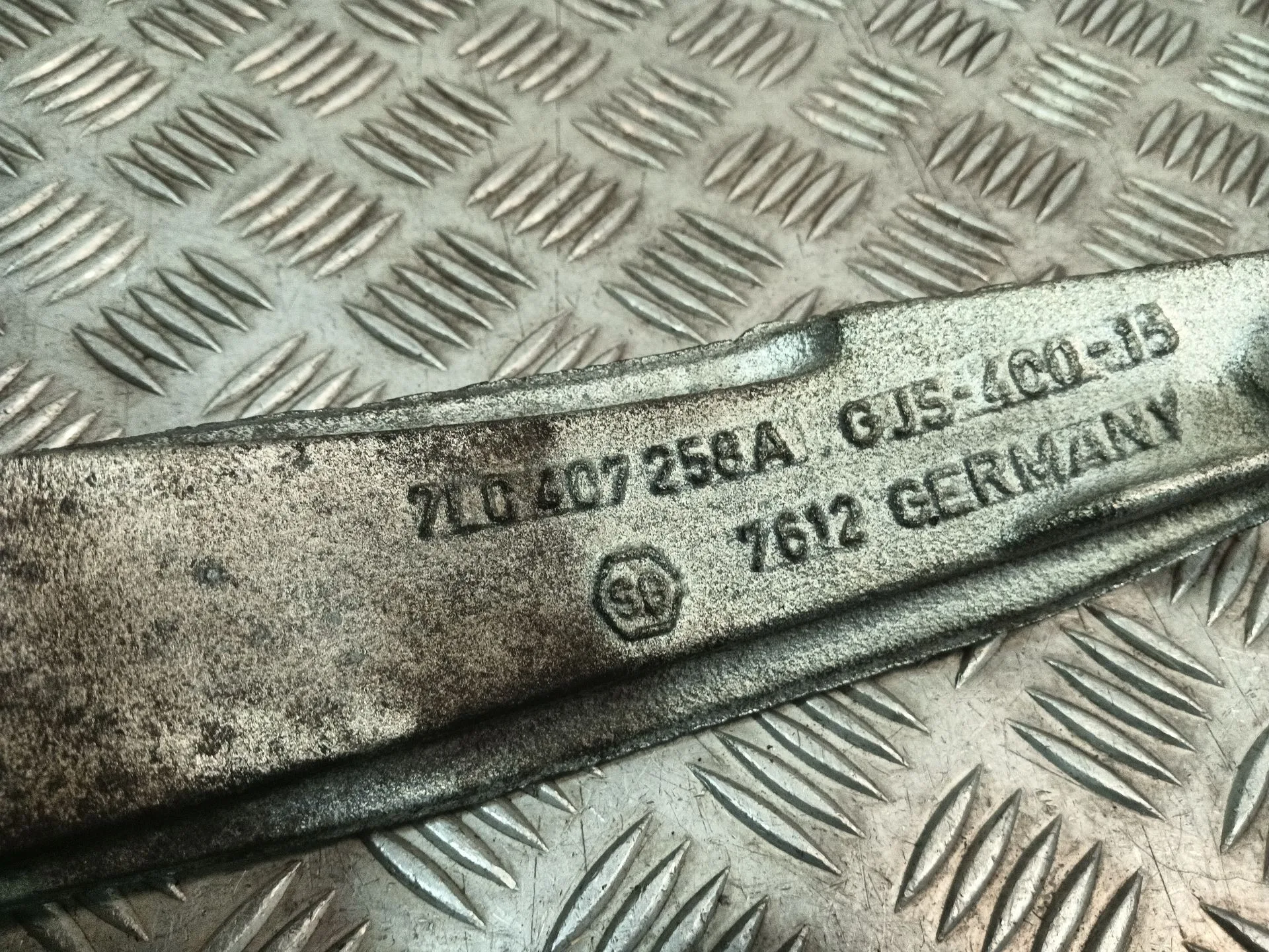 Mangueta Delantera Derecha para Audi Q7 (4Lb)