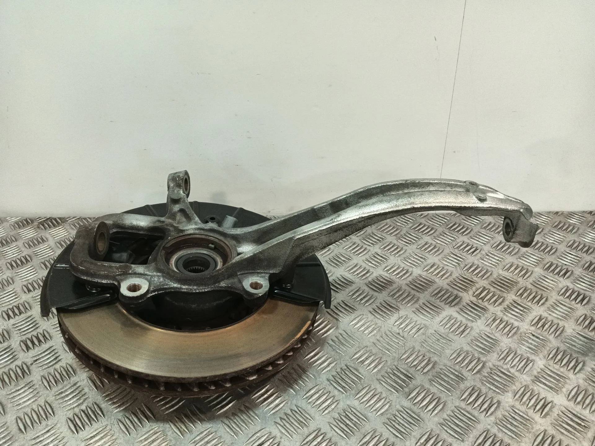 Mangueta Delantera Izquierda para Audi Q7 (4Lb)