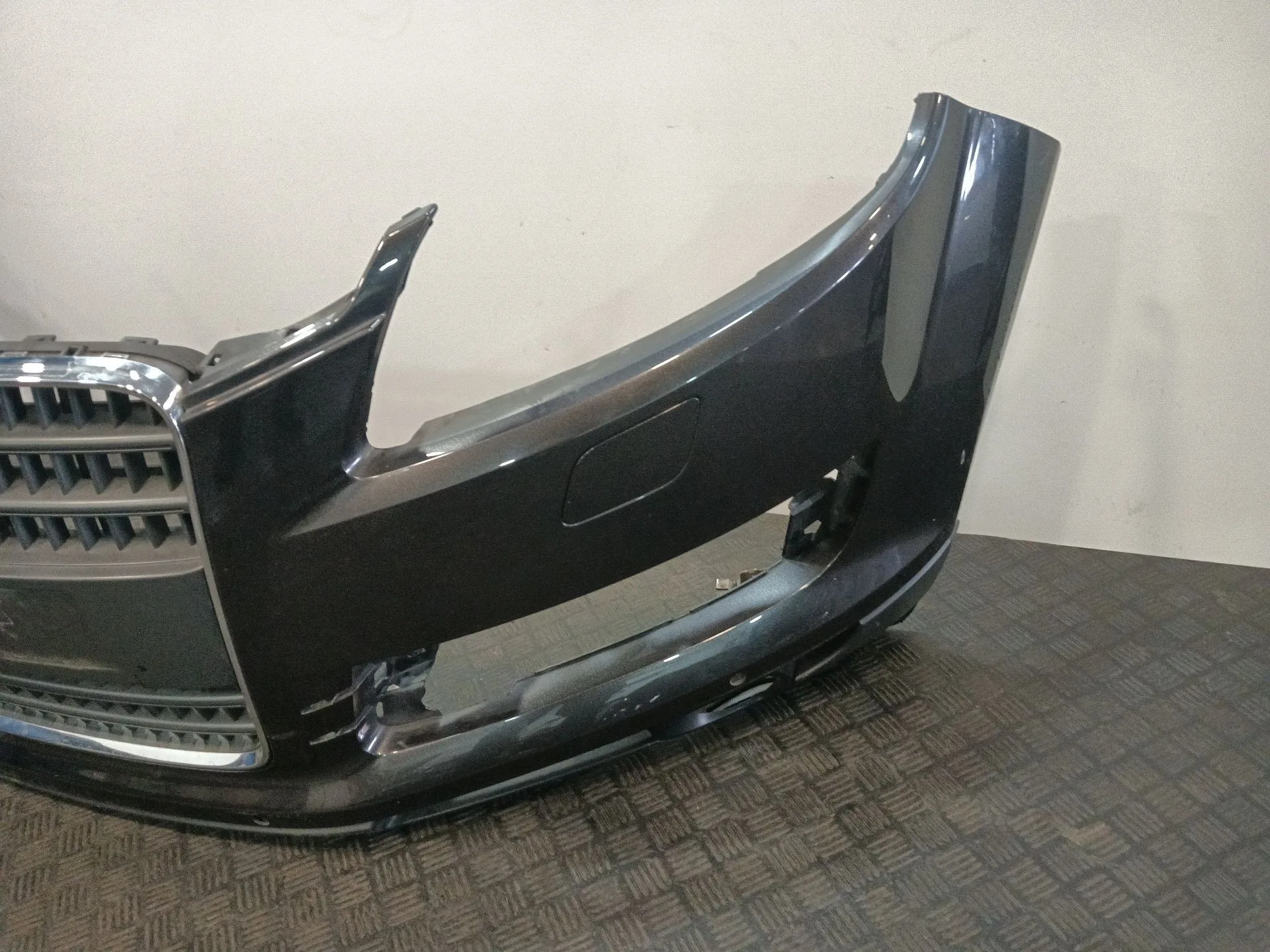 Paragolpes Delantero para Audi Q7 (4Lb)